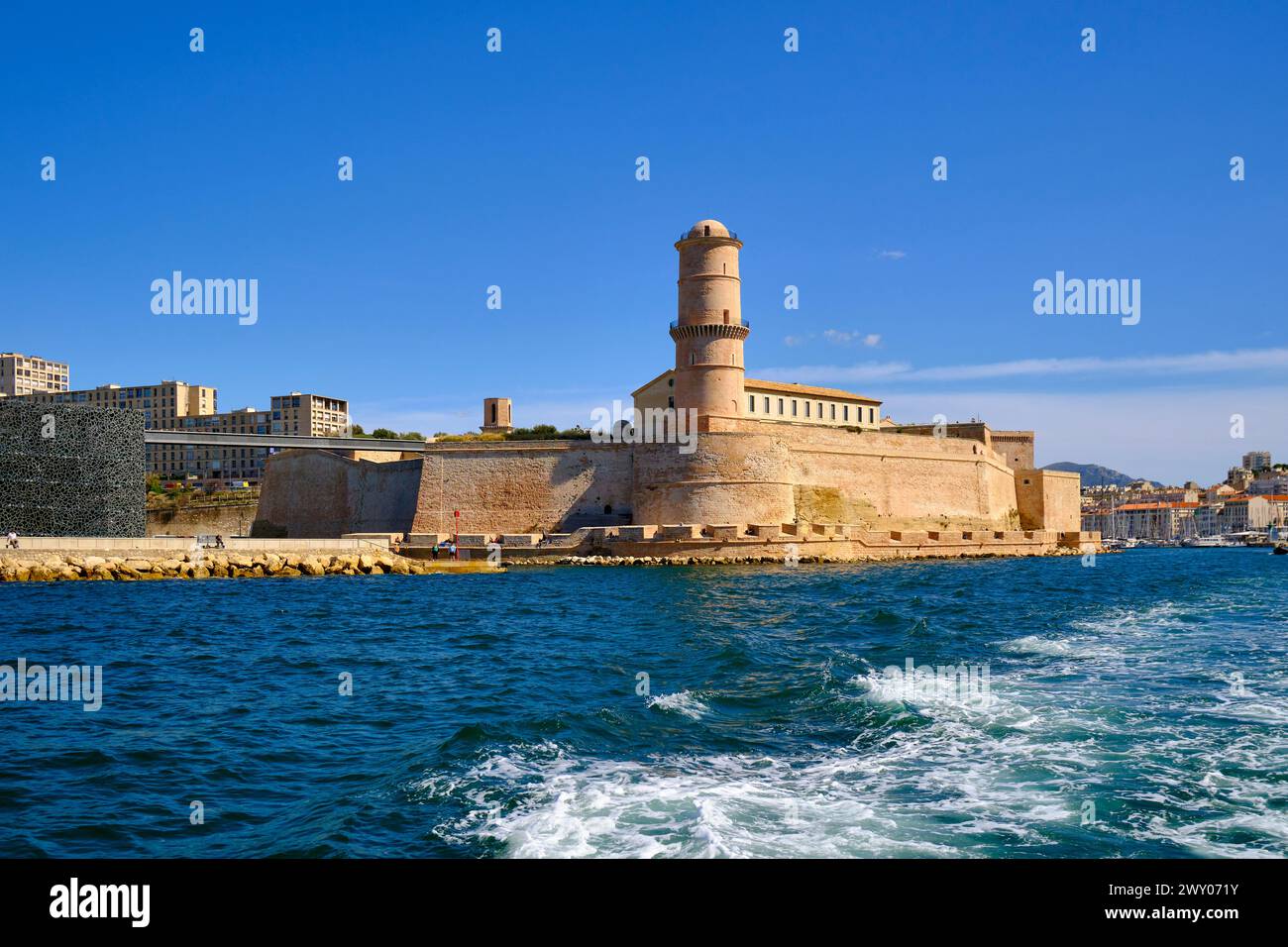 Fort Saint-Jean ist eine Festung in Marseille, die 1660 von Ludwig XIV. Am Eingang zum Alten Hafen (Vieux Port) erbaut wurde. Seit 2013 ist es Link Stockfoto