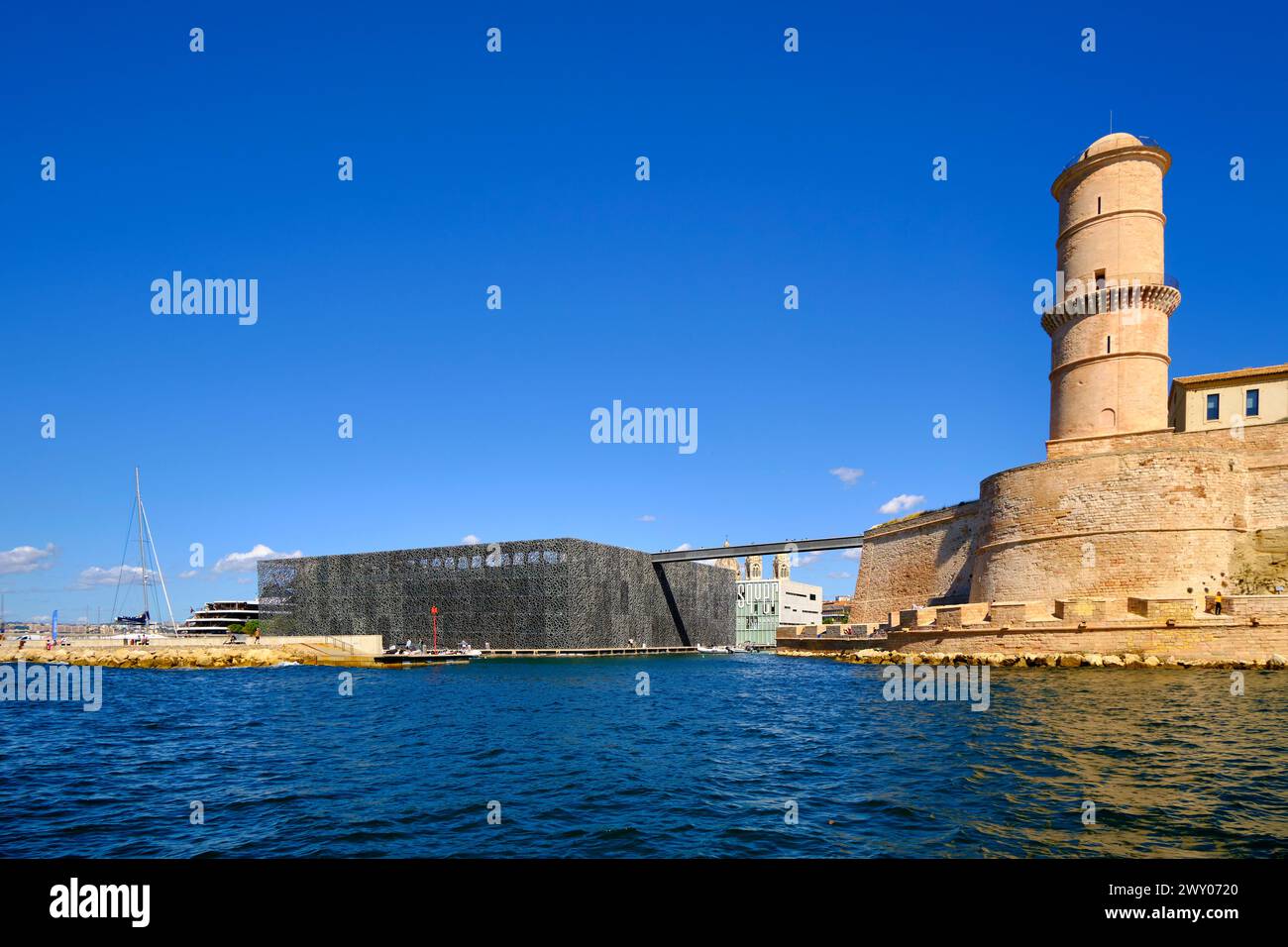 Fort Saint-Jean ist eine Festung in Marseille, die 1660 von Ludwig XIV. Am Eingang zum Alten Hafen (Vieux Port) erbaut wurde. Seit 2013 ist es Link Stockfoto