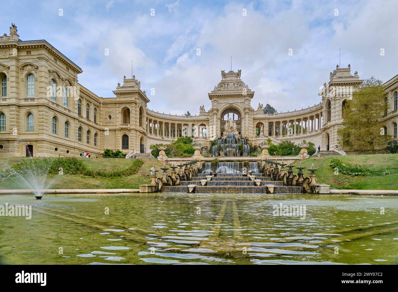 Das Musée des Beaux-Arts de Marseille ist eines der wichtigsten Museen der Stadt Marseille. Es befindet sich in einem Flügel des Palais Longchamp und zeigt einen Stockfoto