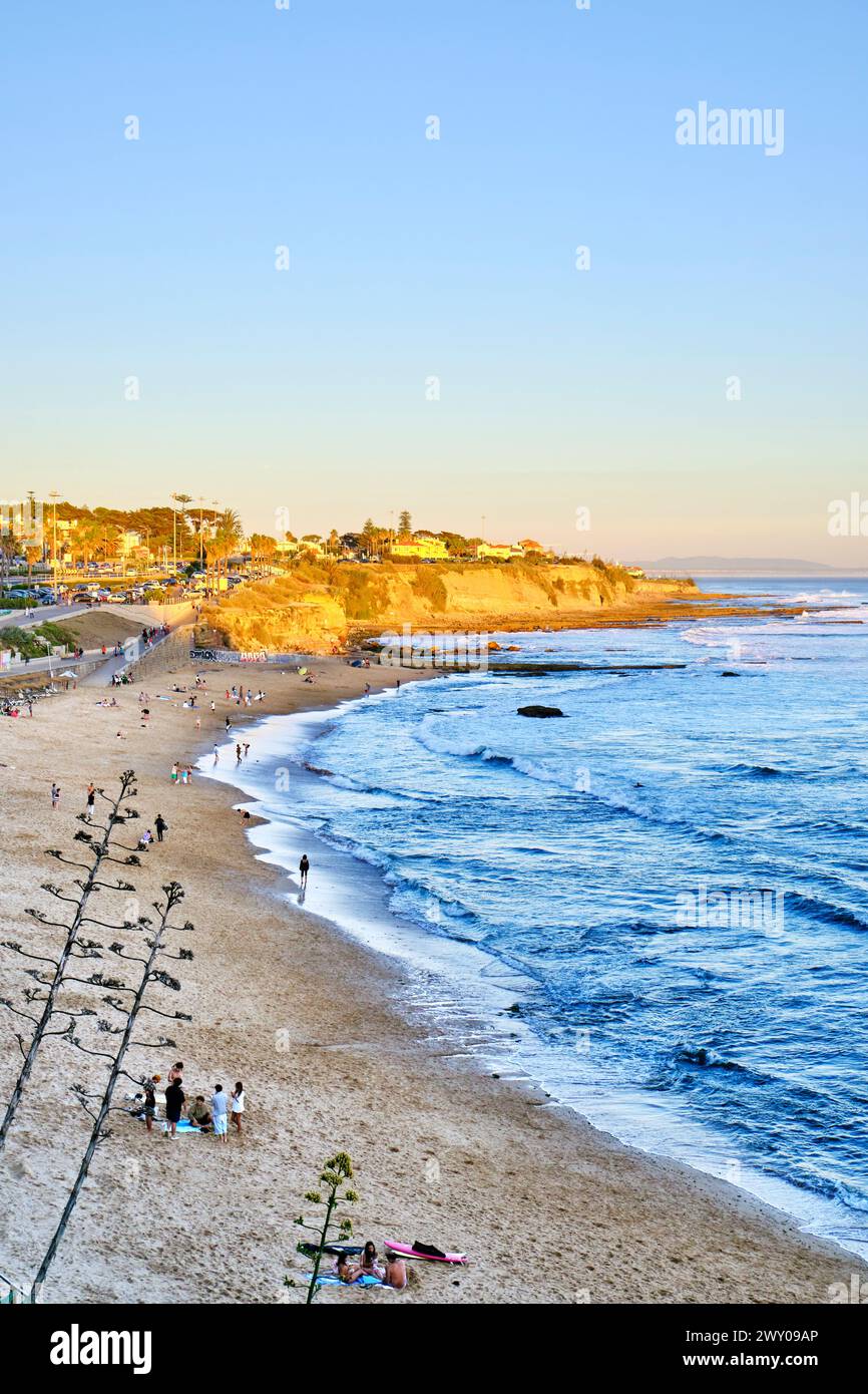 São Pedro do Estoril Strand in der Dämmerung. Portugal Stockfoto