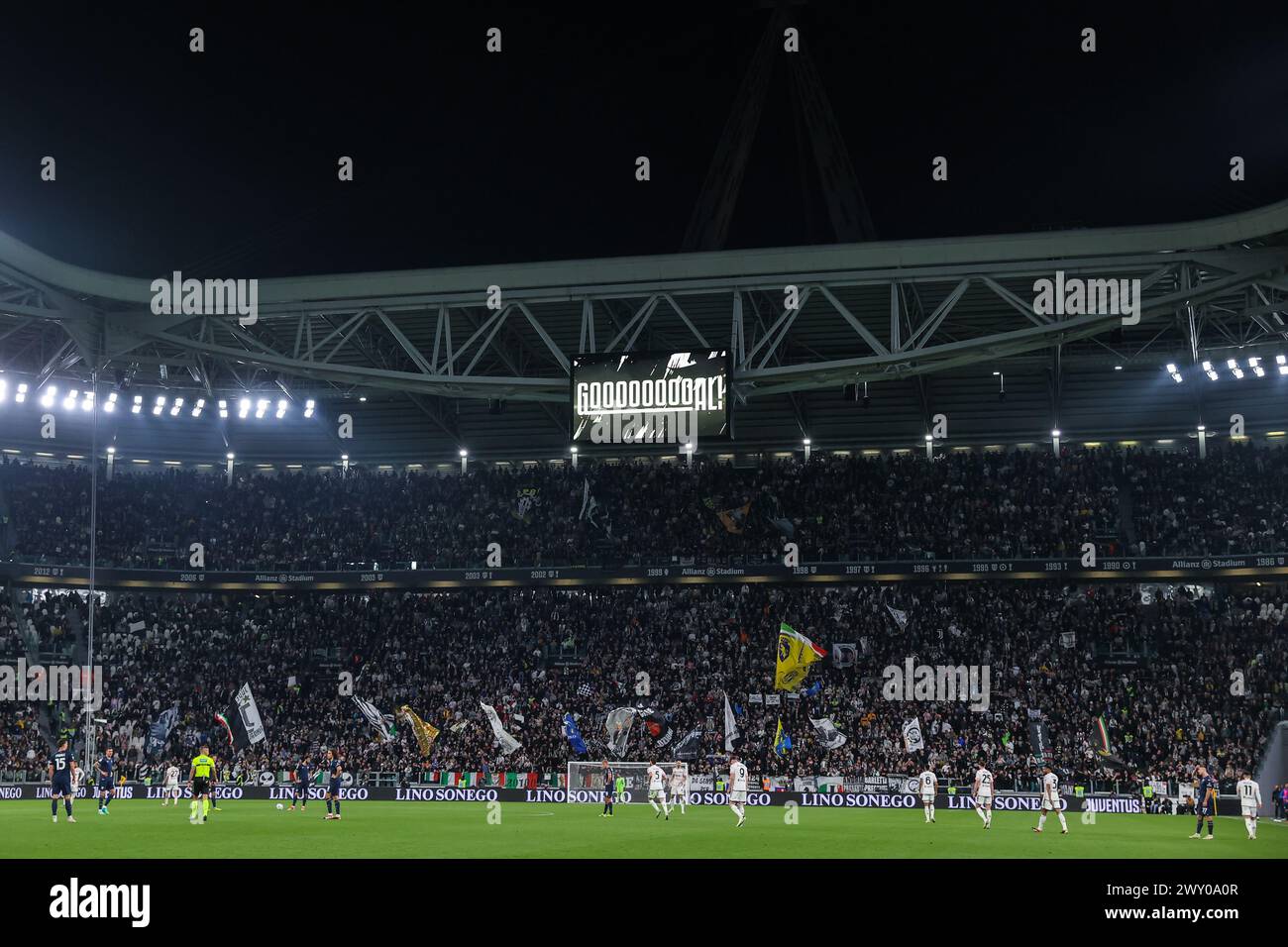 Ein allgemeiner Blick ins Innere des Stadions während des Halbfinales des 1. Leg-Fußballspiels Coppa Italia 2023/24 zwischen Juventus FC und SS Lazio im Allianz Stadium. ENDNOTE : Juventus 2 | 0 Lazio (Foto: Fabrizio Carabelli / SOPA Images/SIPA USA) Stockfoto