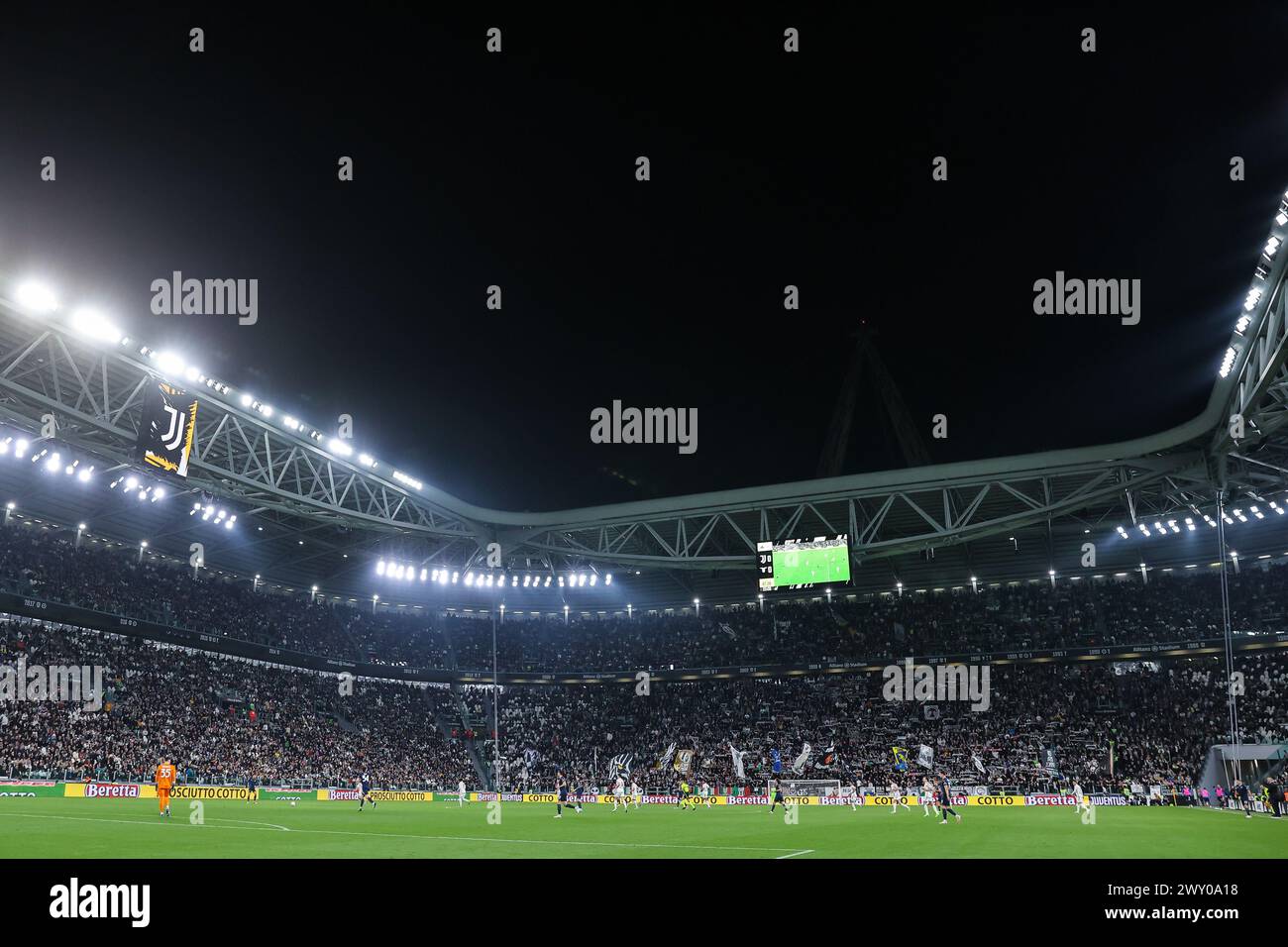 Turin, Italien. April 2024. Ein allgemeiner Blick ins Innere des Stadions während des Halbfinales des 1. Leg-Fußballspiels Coppa Italia 2023/24 zwischen Juventus FC und SS Lazio im Allianz Stadium. ENDNOTE : Juventus 2 | 0 Lazio (Foto: Fabrizio Carabelli/SOPA Images/SIPA USA) Credit: SIPA USA/Alamy Live News Stockfoto