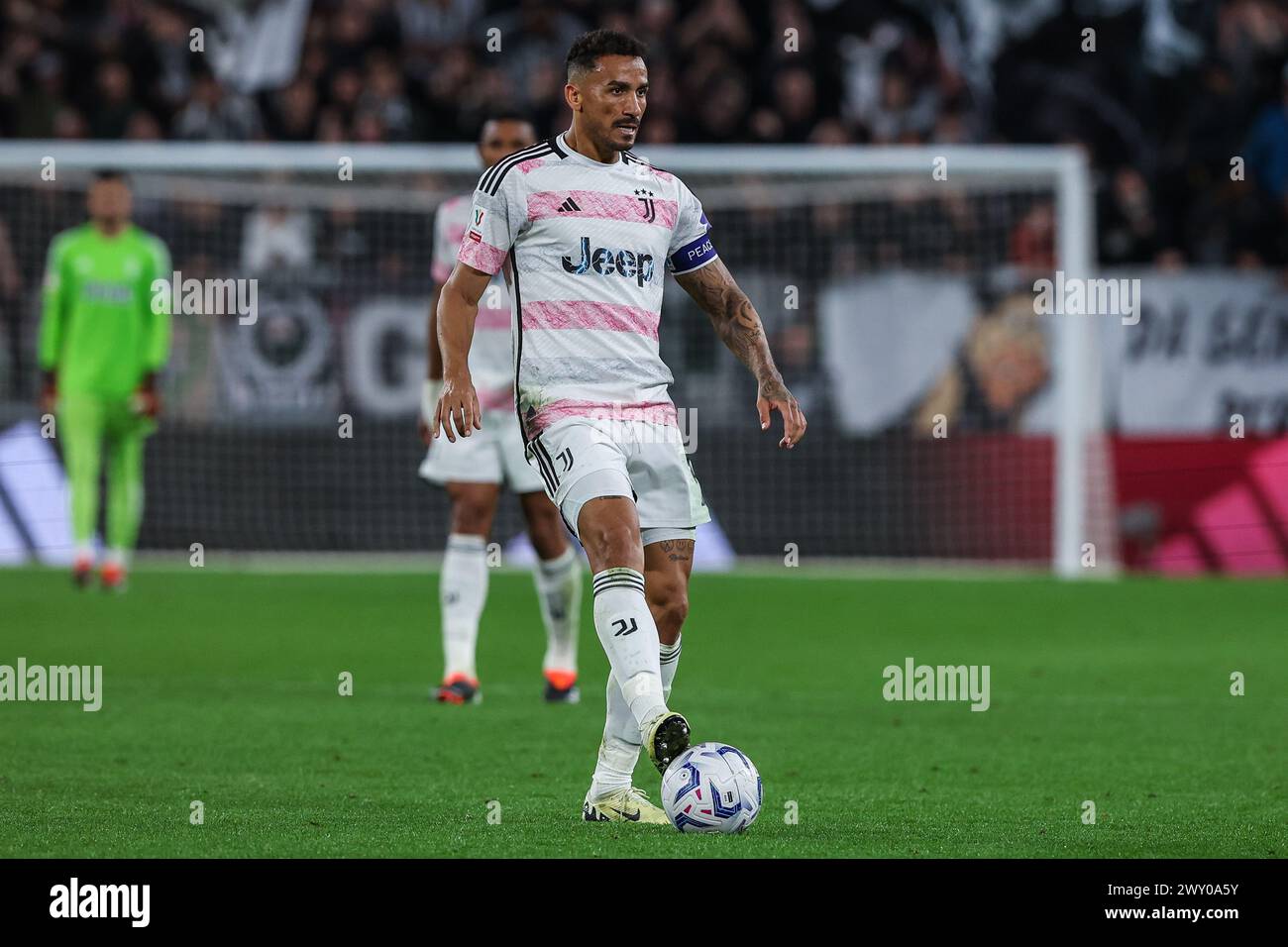 Luiz da Silva Danilo vom Juventus FC wurde 2023/24 im Halbfinale des 1. Leg Fußball-Spiels zwischen Juventus FC und SS Lazio im Allianz Stadium in Aktion gesehen. ENDNOTE : Juventus 2 | 0 Lazio (Foto: Fabrizio Carabelli / SOPA Images/SIPA USA) Stockfoto