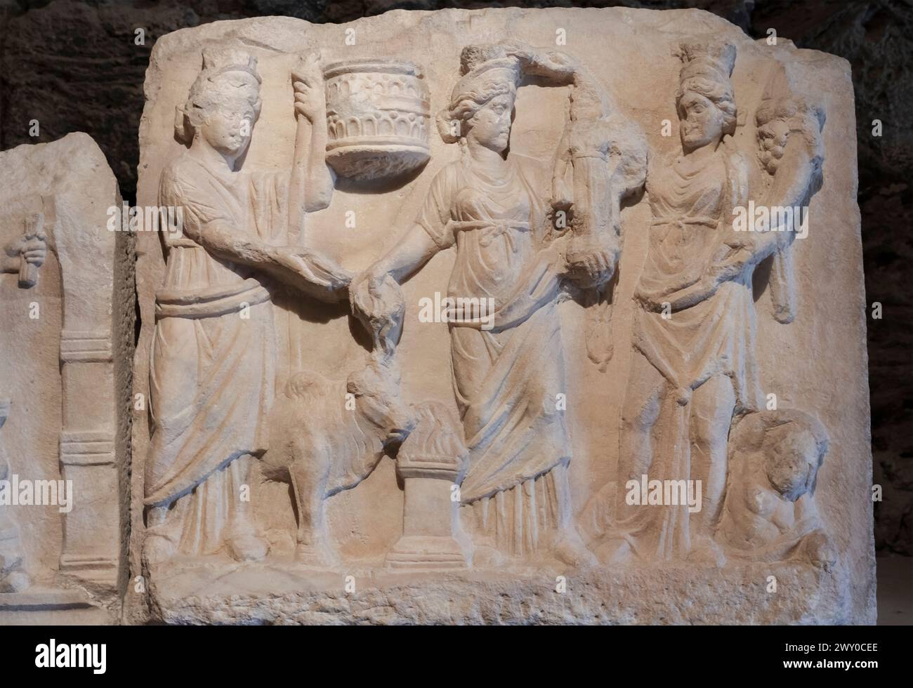 Krönung des Reliefs von Hierapolis, 2. Jahrhundert, Hierapolis, Pamukkale, Provinz Denizli, Türkei Stockfoto