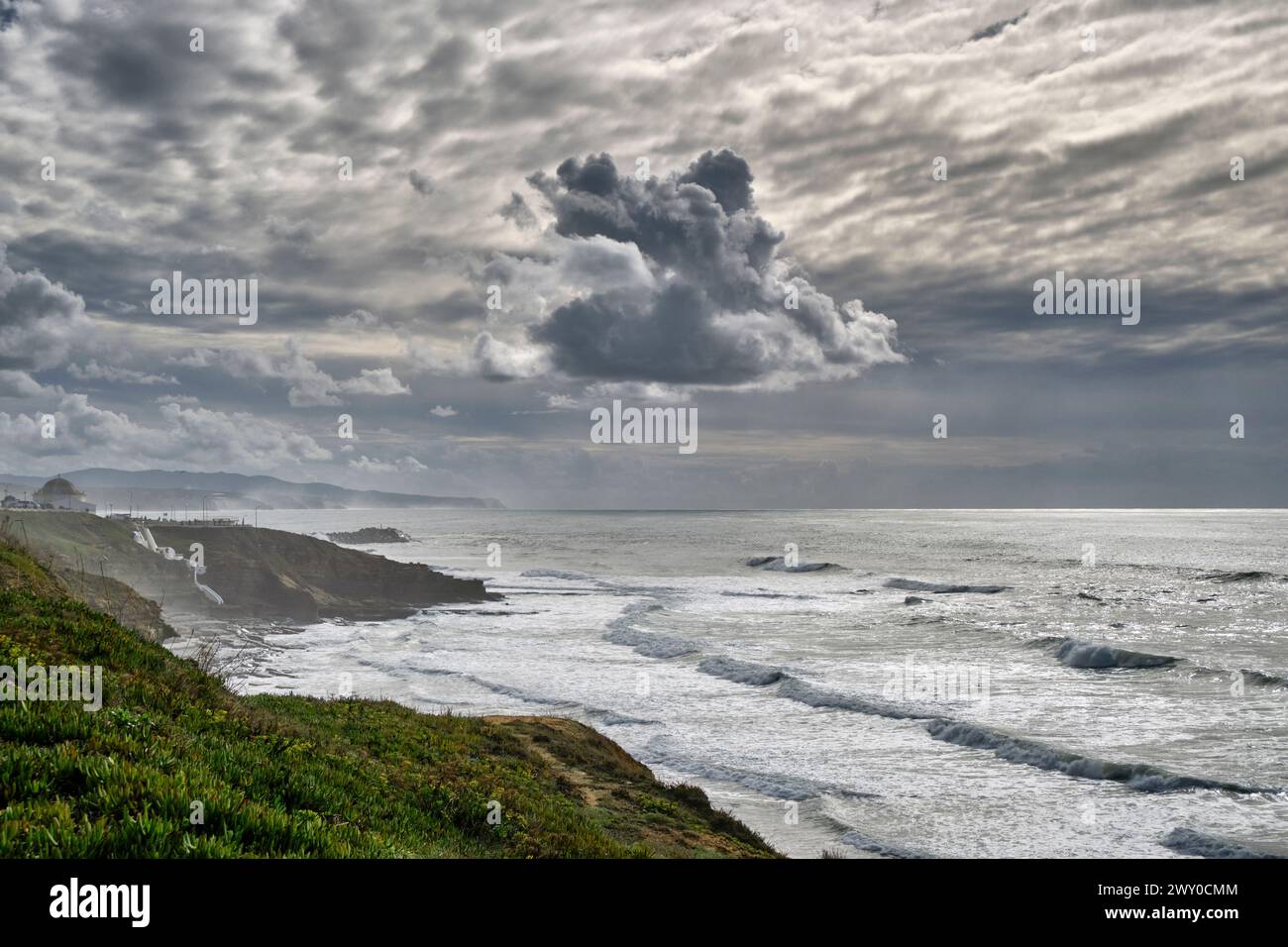 Der Atlantik gegenüber Ericeira. Portugal Stockfoto