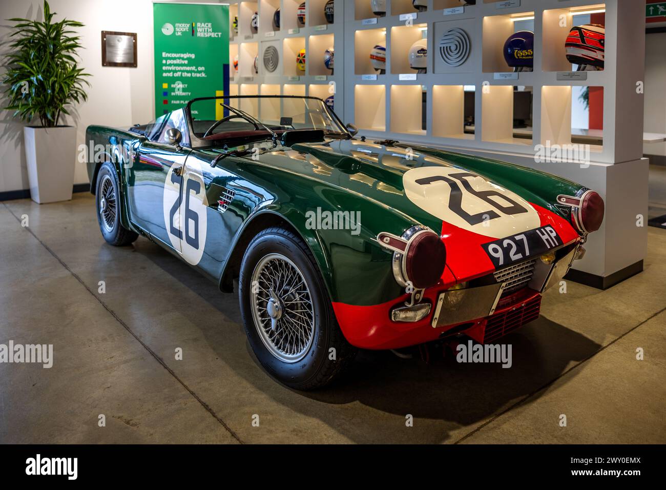 1960Triumph TRS, ausgestellt auf der Motorsport-Versammlung im Bicester Heritage Centre am 31. März 2024. Stockfoto