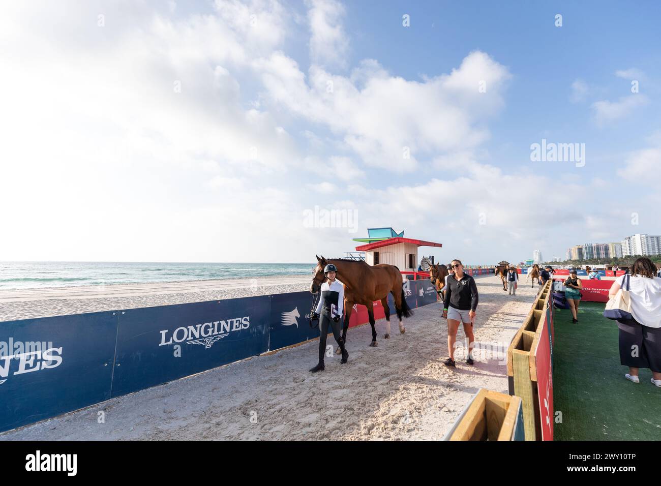 Miami Beach, USA - 3. April 2024. Die zweite Etappe der Longines Global Champions Tour 2024 startete heute in South Beach, Miami, USA. Ein Fan-Favorit, Stockfoto