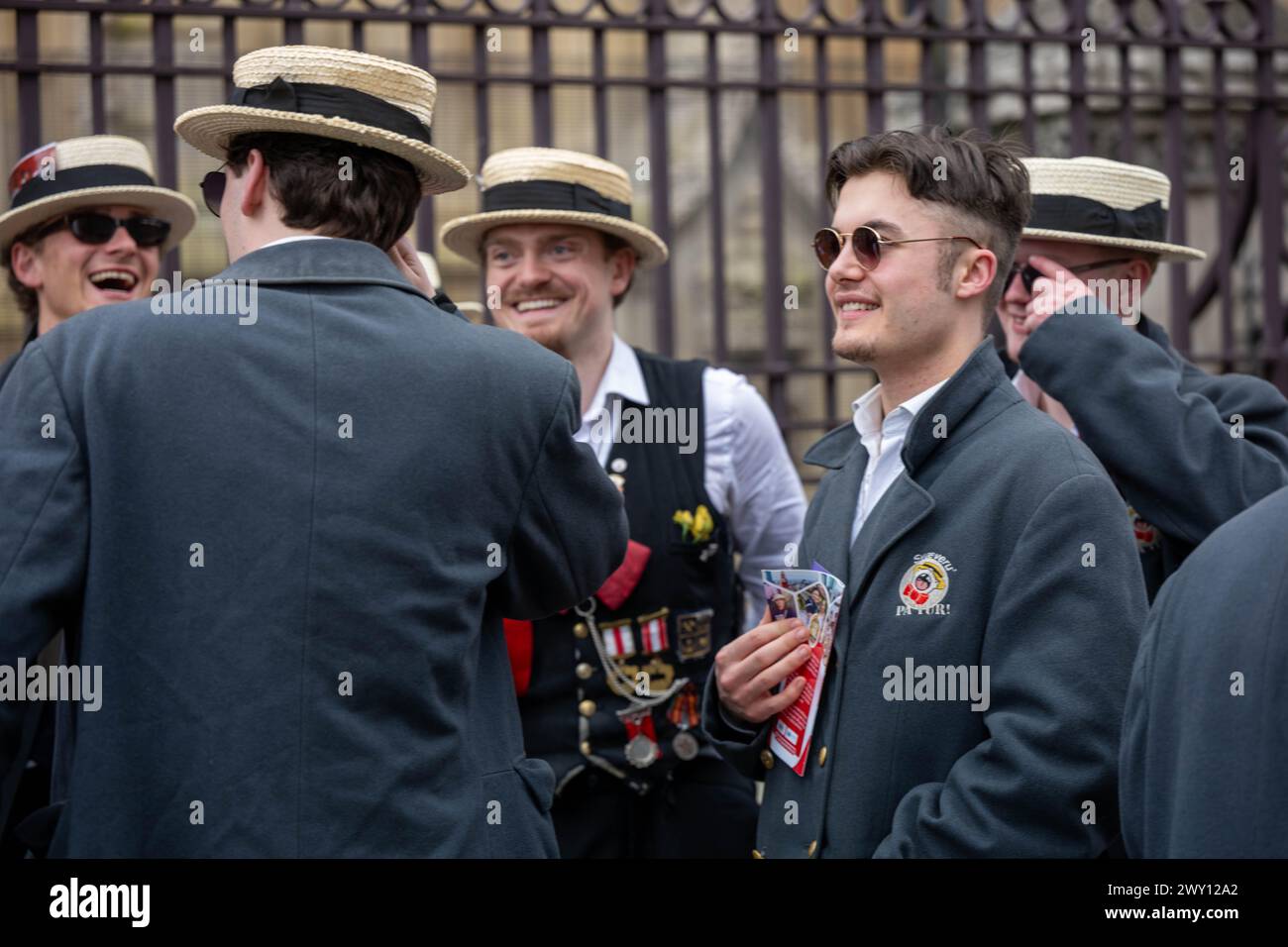 London, Großbritannien. April 2024. The Svæveru, Norwegian School of Economics Männerchor besucht London, um neue Songs aufzunehmen, und besucht die Sehenswürdigkeiten in London UK Credit: Ian Davidson/Alamy Live News Stockfoto