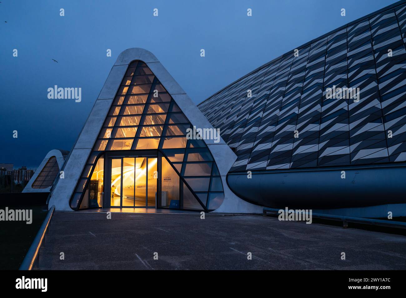 Mobilitäts-Stadttechnikmuseum in Zaha Hadid's Bridge (Brückenpavillon), Saragossa, Spanien Stockfoto