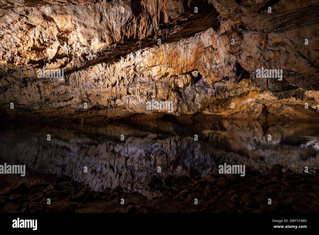 03.30.24. Aggtelek, Ungarn. Die Baradla-Höhle ist eine alte, erstaunliche Tropfsteinhöhle im Aggtelek-Nationalpark in Ostungarn nahe der slowakischen Grenze. Stockfoto