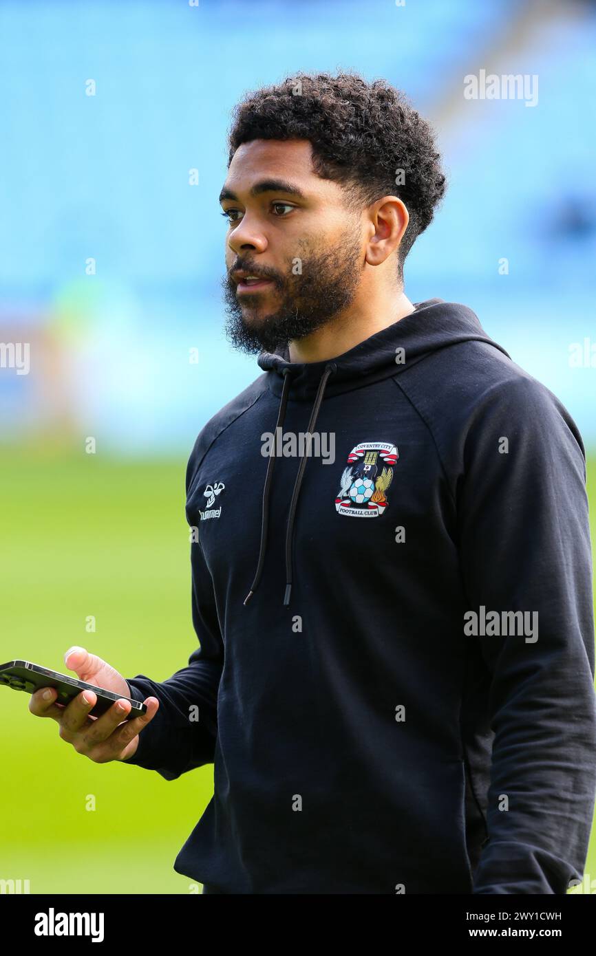 Coventry City's Jay Dasilva vor dem Sky Bet Championship-Spiel in der Coventry Building Society Arena, Coventry. Bilddatum: Montag, 1. April 2024. Stockfoto