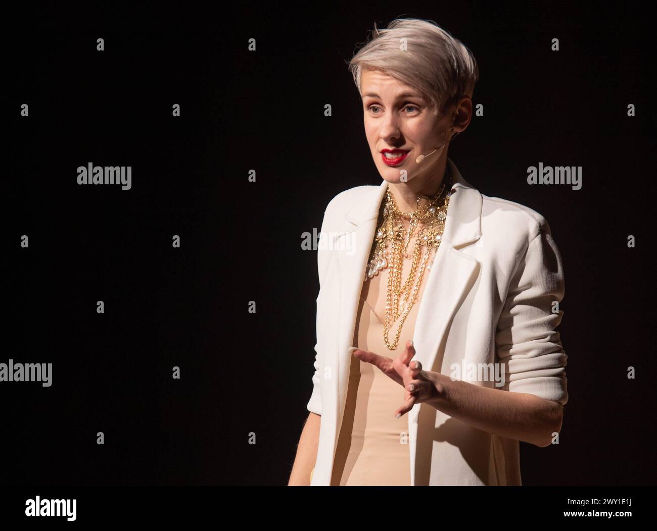 Kaiserin Stasi die erste 23.03.2024 Lampertheim Kaiserin Stasi die erste Lisa Eckhart *** Kaiserin Stasi die erste 23 03 2024 Lampertheim Kaiserin Stasi die erste Lisa Eckhart TG2024-0226 Stockfoto