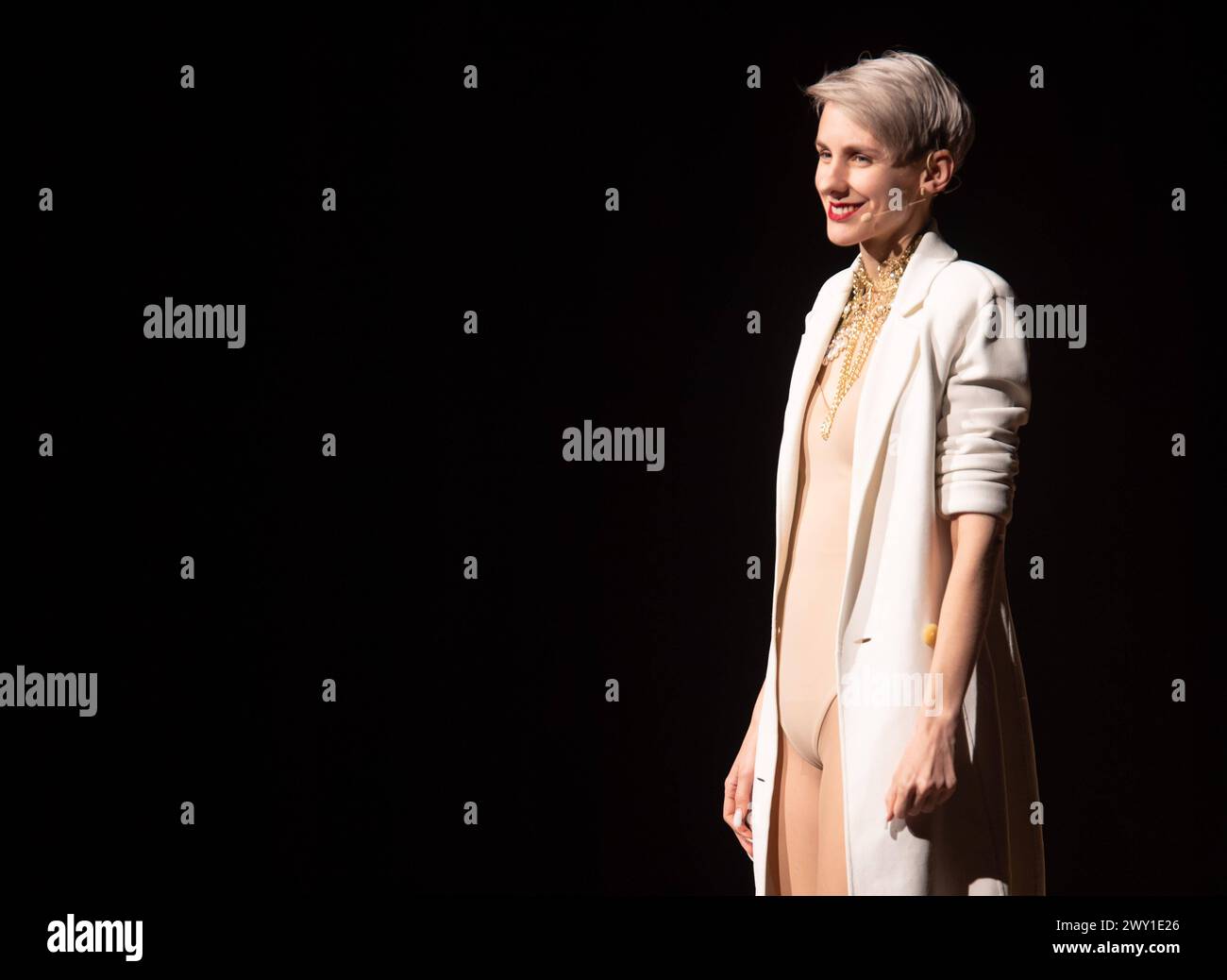 Kaiserin Stasi die erste 23.03.2024 Lampertheim Kaiserin Stasi die erste Lisa Eckhart *** Kaiserin Stasi die erste 23 03 2024 Lampertheim Kaiserin Stasi die erste Lisa Eckhart TG2024-0226 Stockfoto