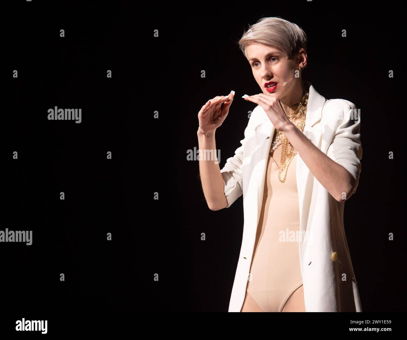 Kaiserin Stasi die erste 23.03.2024 Lampertheim Kaiserin Stasi die erste Lisa Eckhart *** Kaiserin Stasi die erste 23 03 2024 Lampertheim Kaiserin Stasi die erste Lisa Eckhart TG2024-0226 Stockfoto