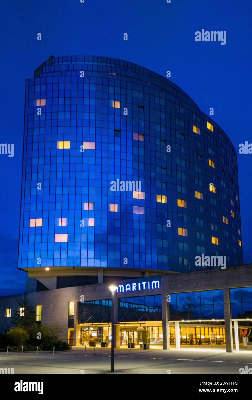 Moderne Architektur, Maritim Hotel at Night, Ulm, Baden-Württemberg, Deutschland Stockfoto