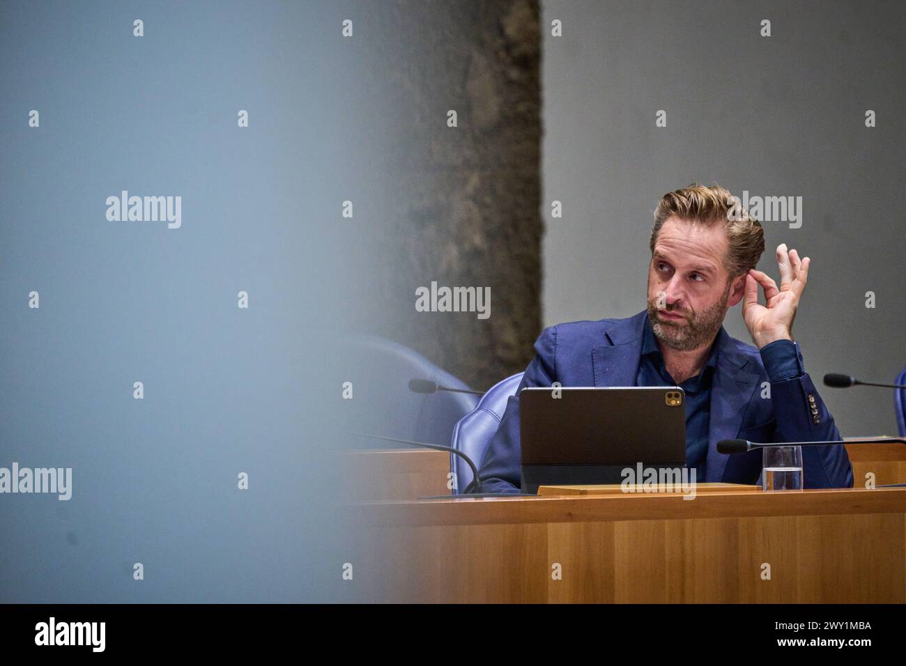 DEN HAAG - Hugo de Jonge, scheidender Minister für Wohnungsbau und Raumordnung, während einer Debatte über Mieterhöhungen im privaten Sektor. ANP PHIL NIJHUIS niederlande raus - belgien raus Stockfoto