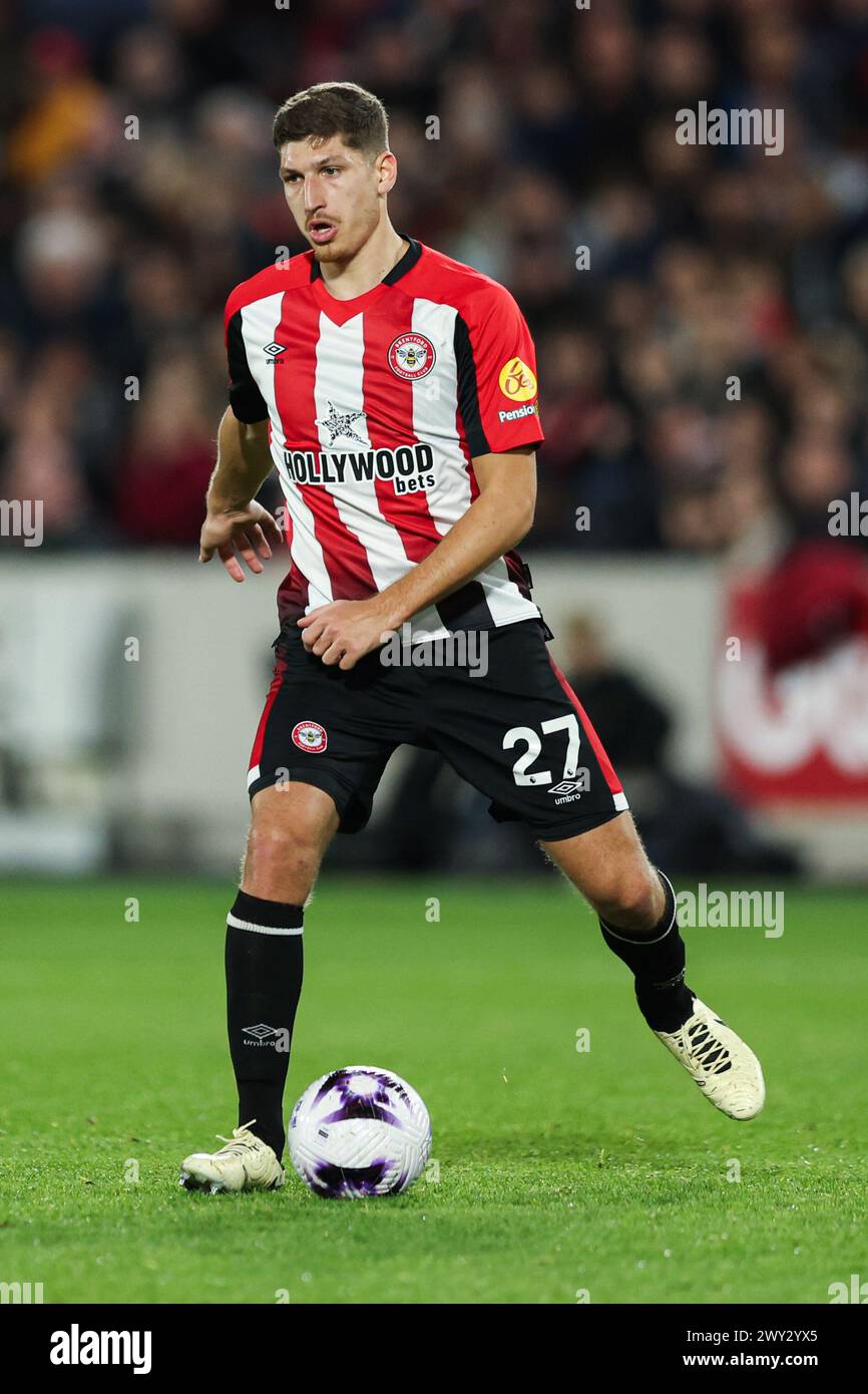London, Großbritannien. April 2024. Vitaly Janelt aus Brentford im Spiel der Premier League im Gtech Community Stadium in London. Der Bildnachweis sollte lauten: Kieran Cleeves/Sportimage Credit: Sportimage Ltd/Alamy Live News Stockfoto