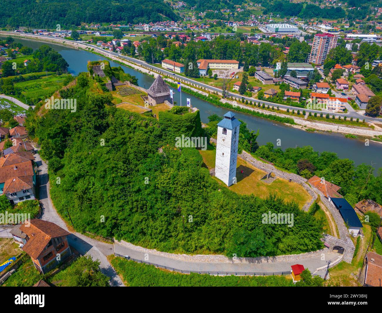 Die Festung Maglaj und der Fluss Bosnien in Bosnien und Herzegowina Stockfoto