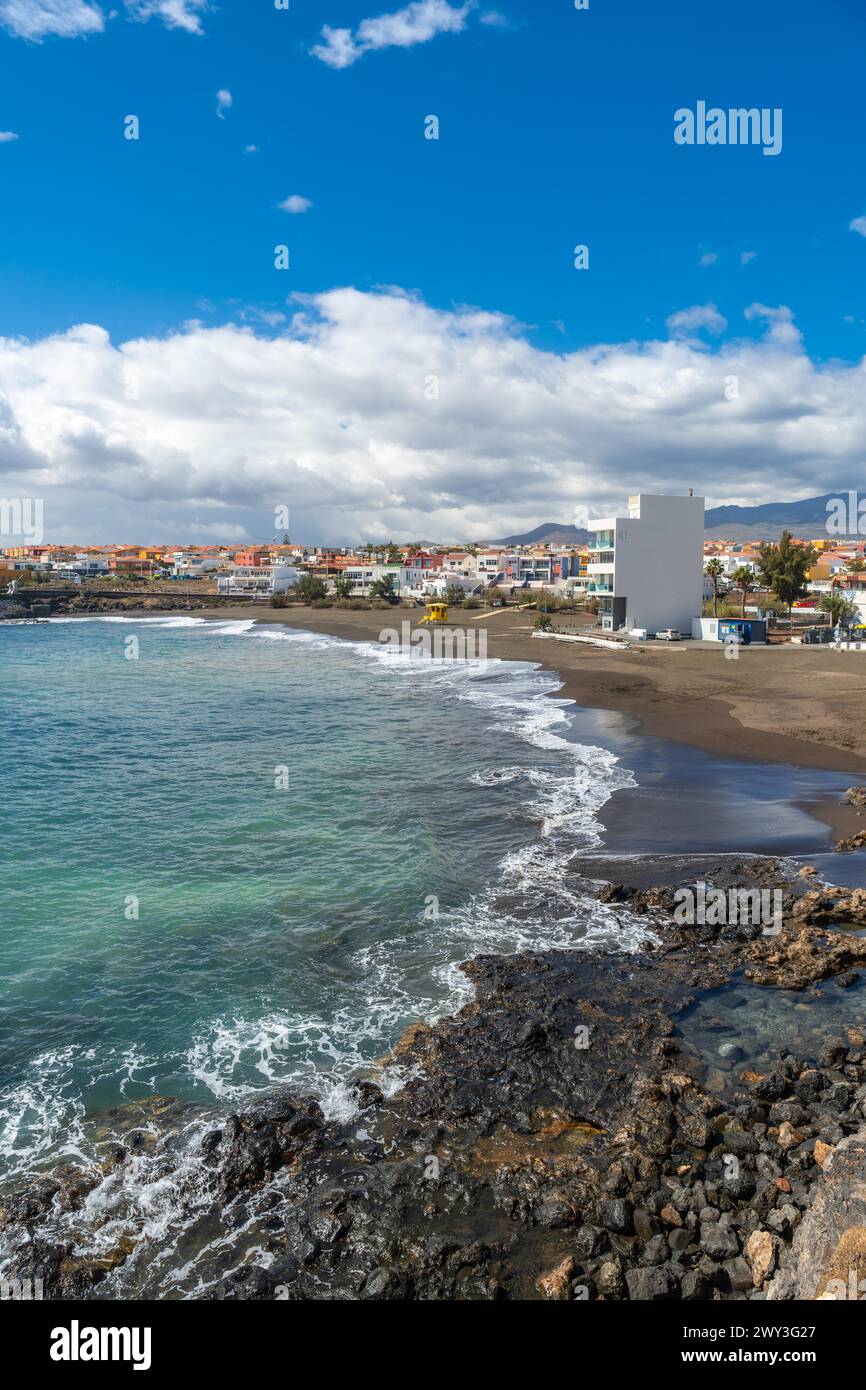 Vertikales Foto vom wunderschönen Strand von La Garita (Telde), Gran Canaria, Kanarischen Inseln Stockfoto