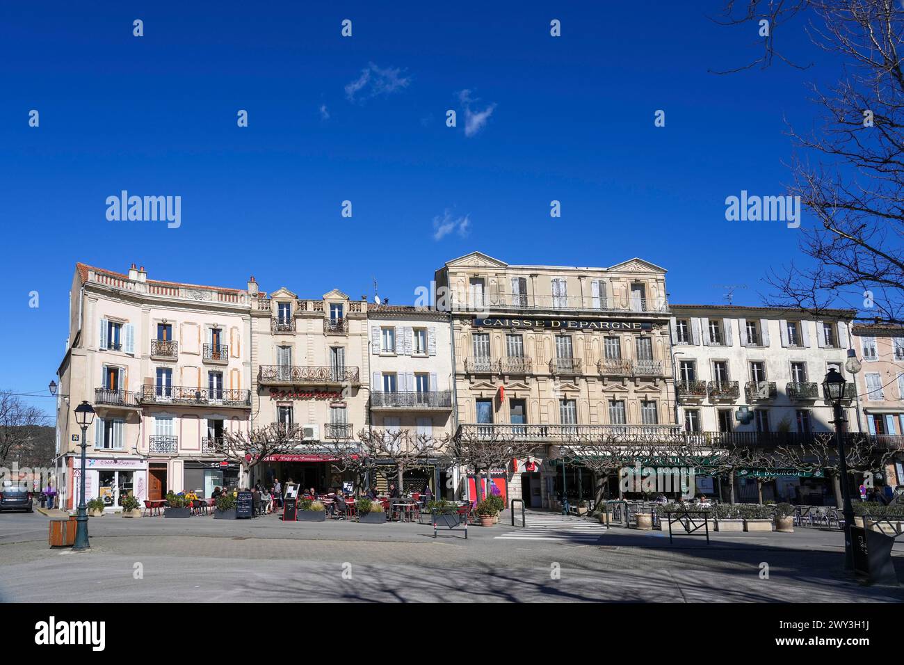 Marktplatz, Bistro, Bank, Restaurant, Place du Bourguet, Forcalquier, Departement Alpes-de-Haute-Provence, Frankreich Stockfoto
