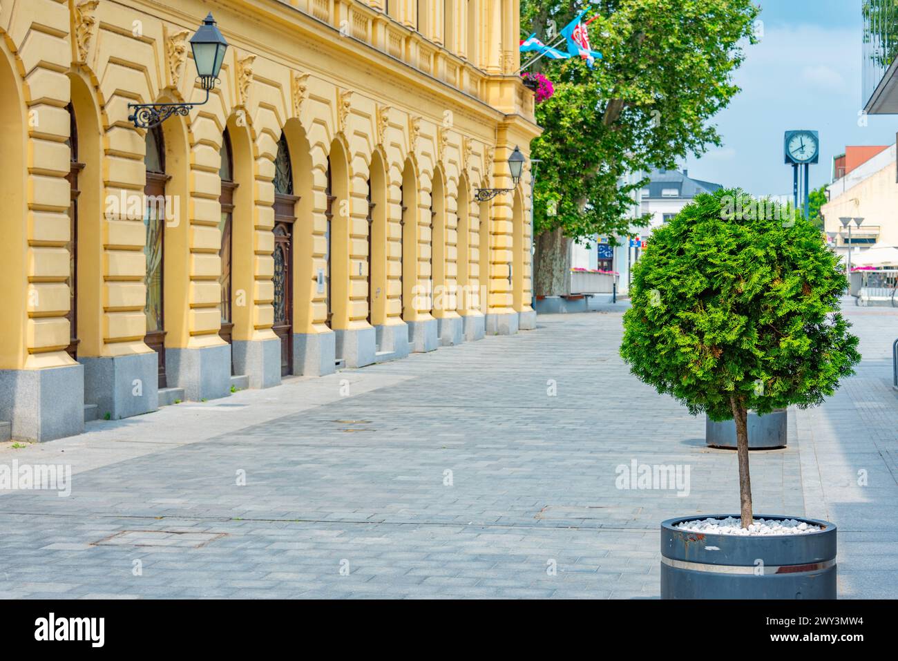 Straße im Zentrum der kroatischen Stadt Vukovar Stockfoto