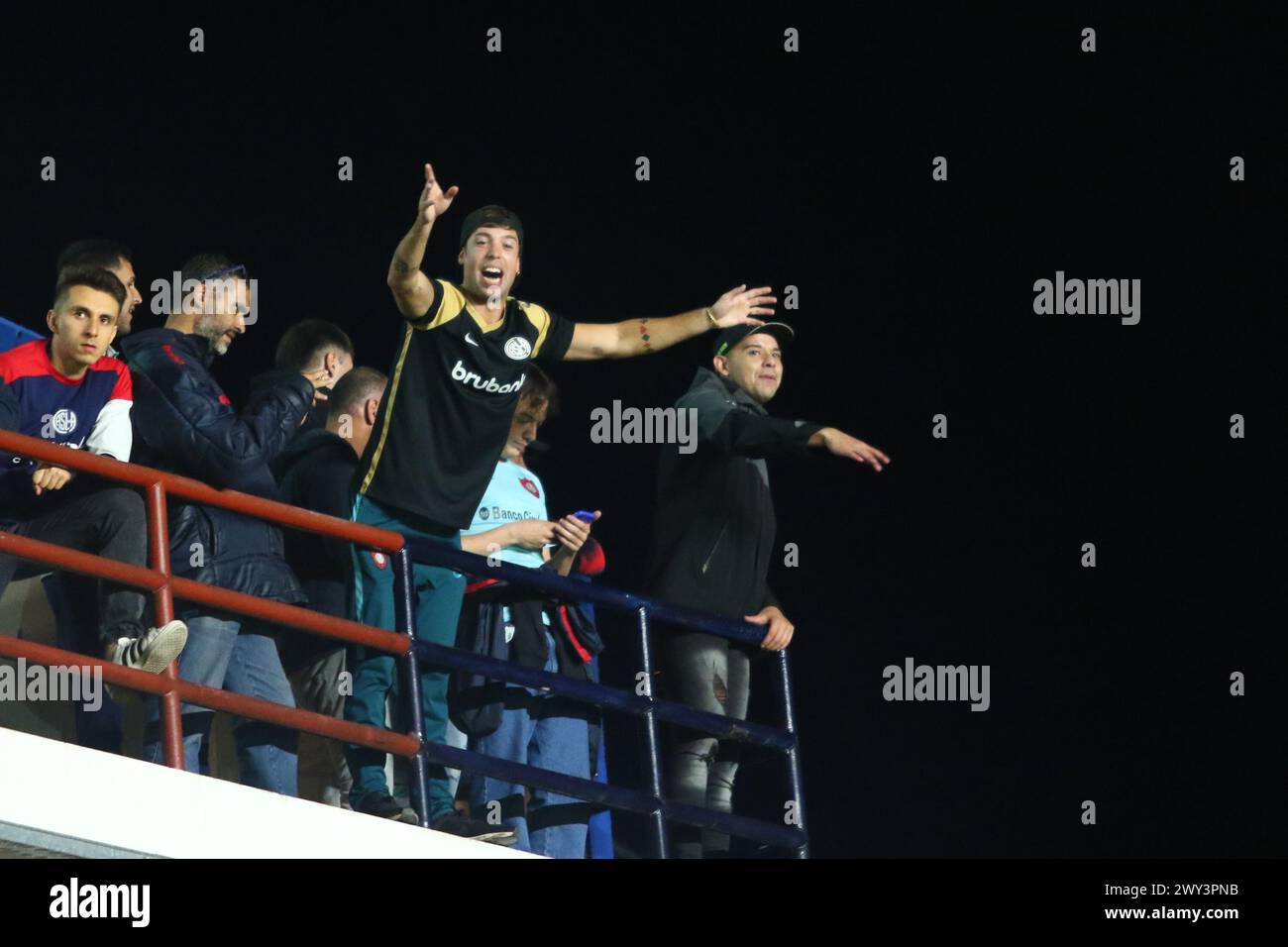 Buenos Aires, 03.04.2024: Fans von San Lorenzo während des Spiels des CONMEBOL Libertadores Cup für Gruppe F im Pedro Bidegain Stadium ( Credit: Néstor J. Beremblum/Alamy Live News) Stockfoto