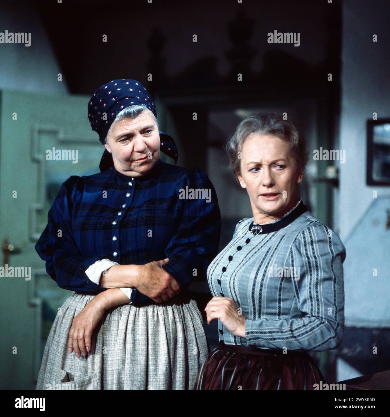 Heirat auf Befehl, Volkstheaterstück, Deutschland 1975, Regie: Kurt Wilhelm, Darsteller: Elinor von Wallerstein, Erni Singerl Stockfoto