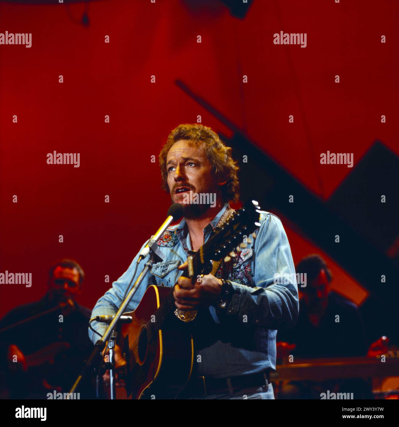 Gordon Lightfoot, kanadischer Liedermacher, Folk- und Country-Musik-Sänger, bei einem Auftritt, um 1972. Stockfoto