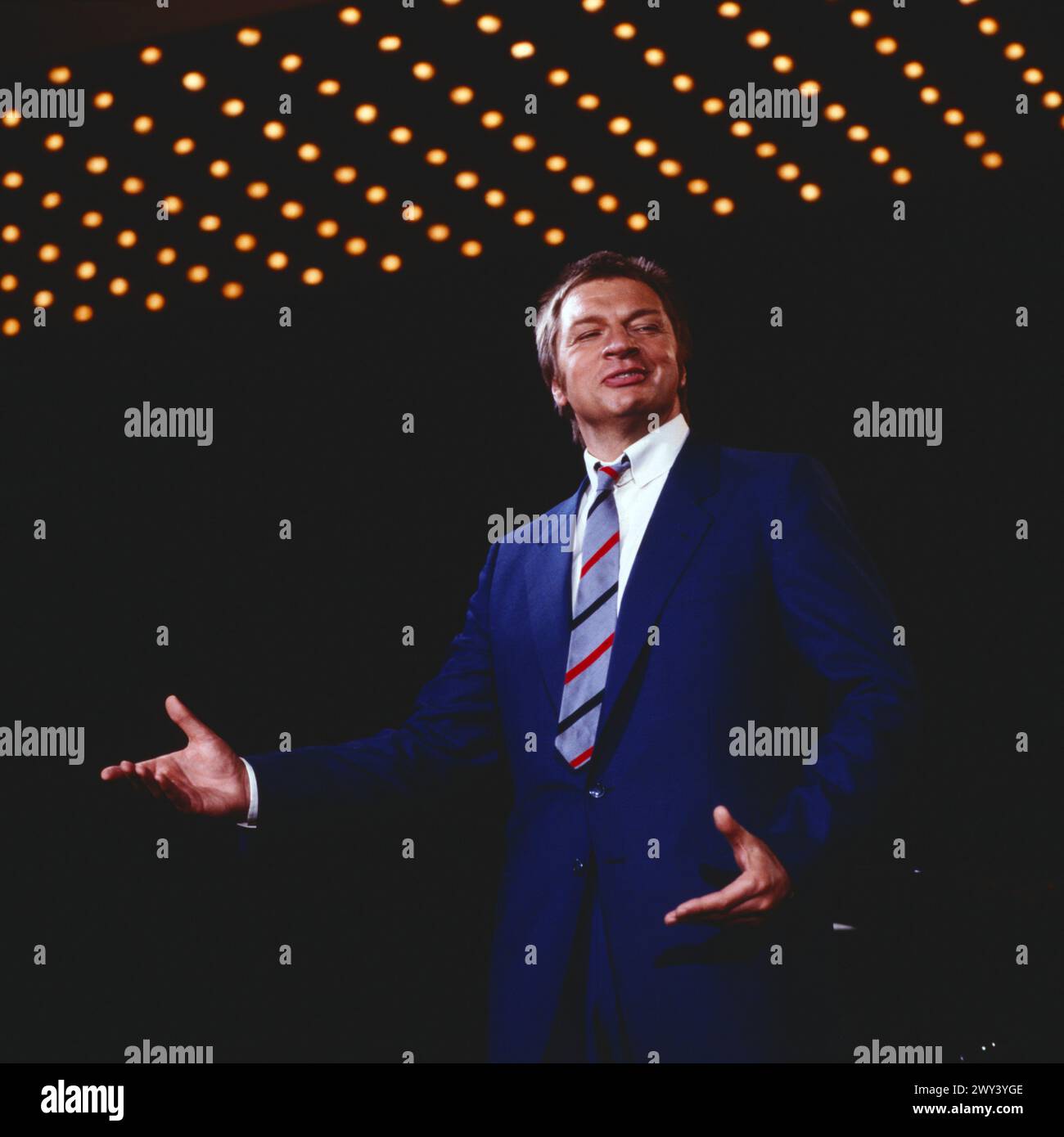 Meine Gäste und ich, Show, Talk und Musik, ARD, 1982, ein Abend mit Moderator und Kabarettist Werner Schneyder und Gäste, Bild: Werner Schneyder, österreichischer Kabarettist, Moderator, Liedtexter und Autor Stockfoto