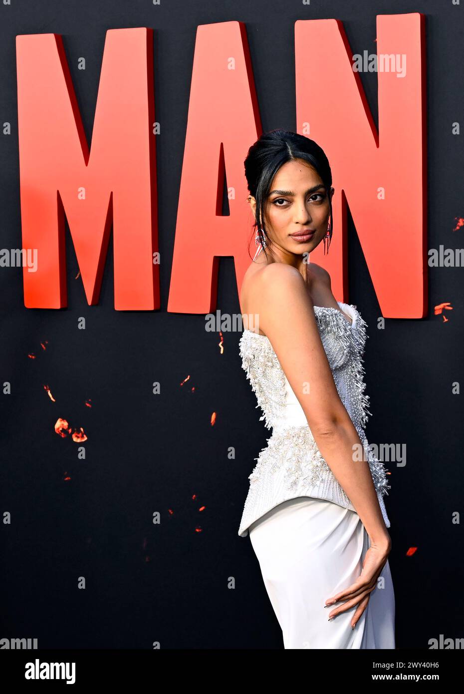 Los Angeles, Usa. April 2024. Die Besetzung Sobhita Dhulipala nimmt am Mittwoch, den 3. April 2024, im TCL Chinese Theatre in der Hollywood-Sektion von Los Angeles an der Premiere des Filmthrillers Monkey man Teil. Geschichte: Ein anonymer junger Mann entfesselt eine Kampagne der Rache gegen die korrupten Führer, die seine Mutter ermordet haben und weiterhin systematisch die Armen und Ohnmacht zum Opfer fallen lassen. Foto: Alex Gallardo/UPI Credit: UPI/Alamy Live News Stockfoto