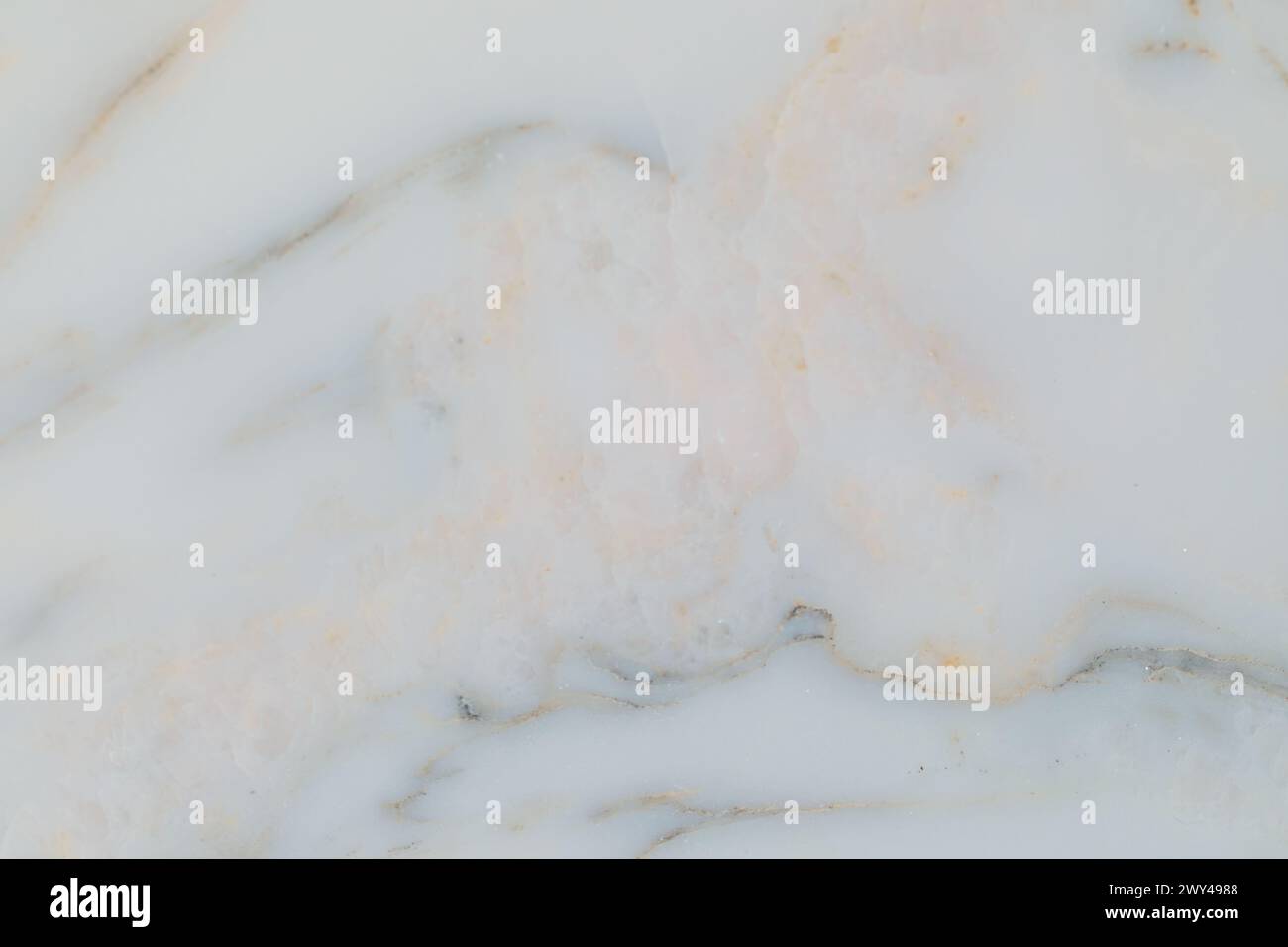 Weißer italienischer Arabescato-Marmor mit grauen, pfirsichfarbenen Adern Stockfoto