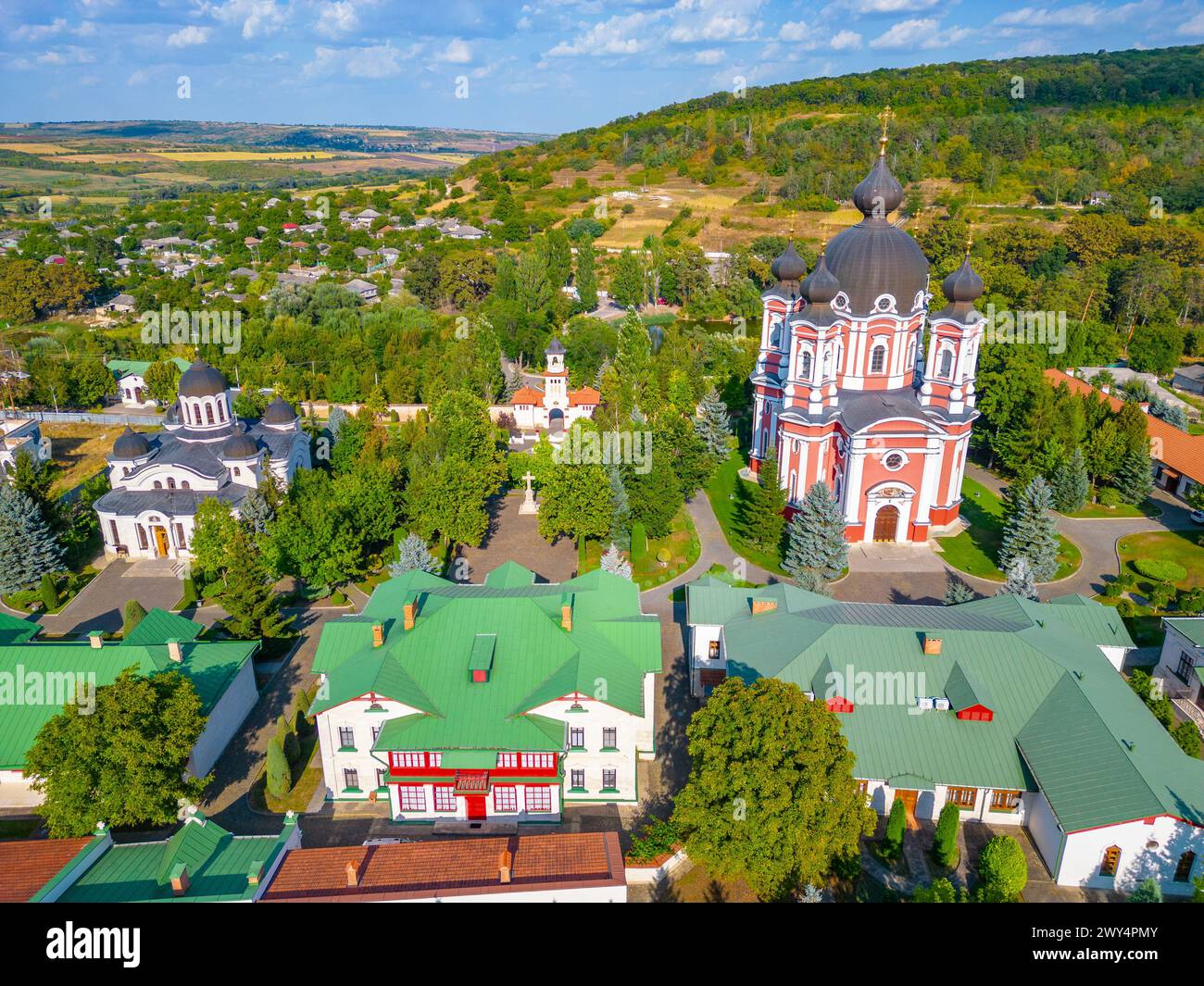 Sommertag im Kloster Curchi in Moldau Stockfoto