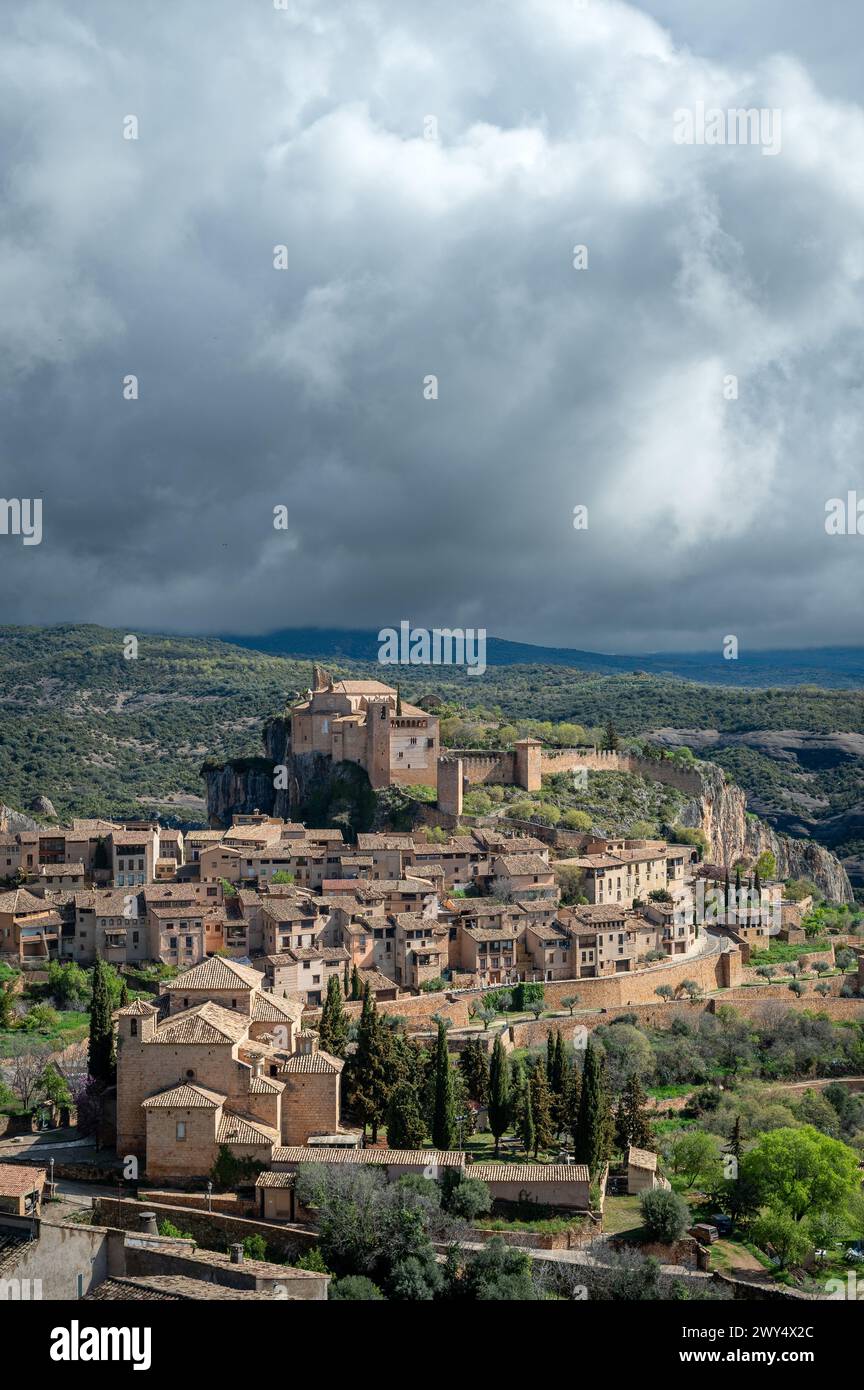 Blick auf das Dorf Alquezar. Alquezar, Huesca, Aragon, Spanien Stockfoto