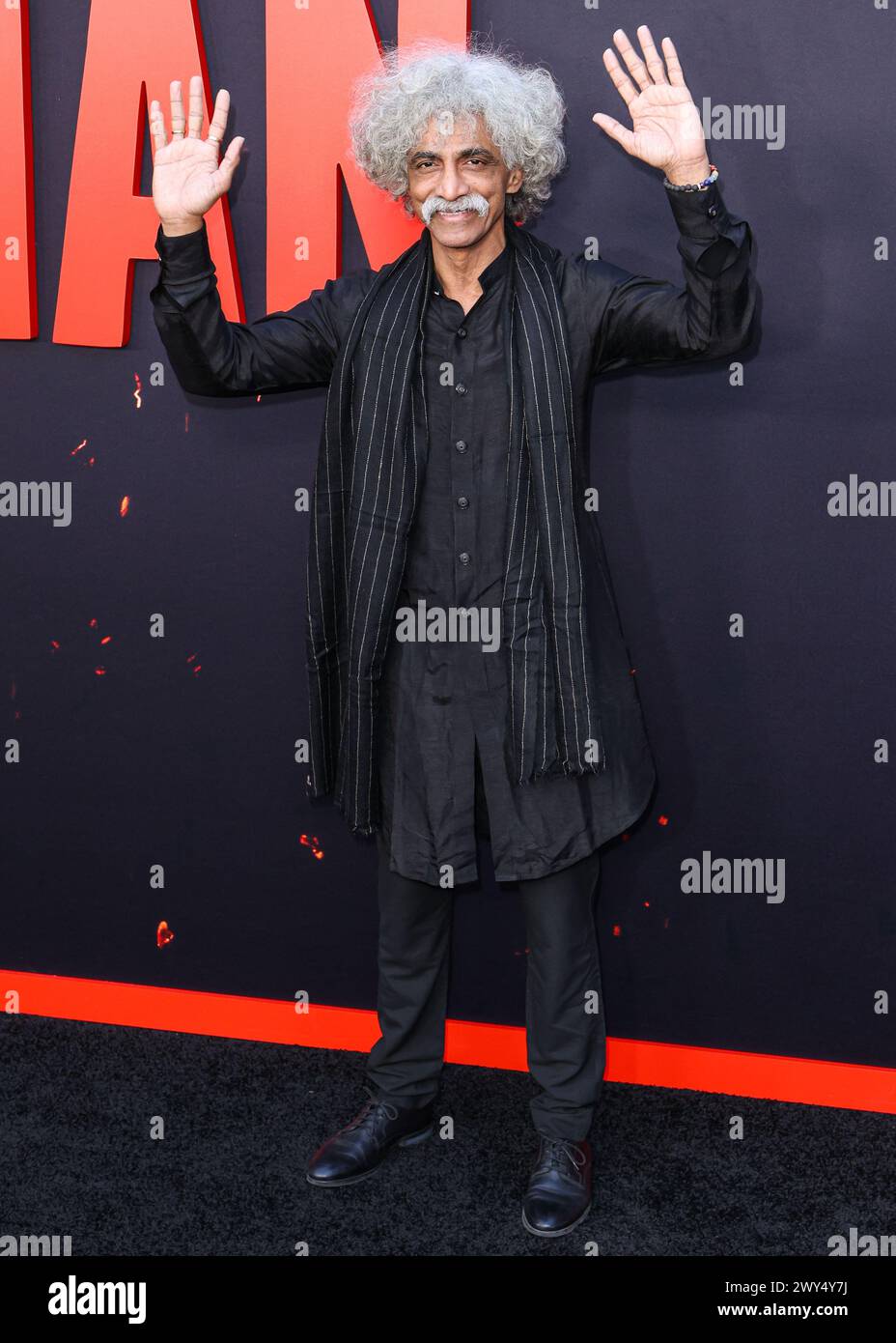 Hollywood, Usa. April 2024. HOLLYWOOD, LOS ANGELES, KALIFORNIEN, USA - 3. APRIL: Makarand Deshpande kommt zur Los Angeles Premiere von Universal Pictures 'Monkey man', die am 3. April 2024 im TCL Chinese Theatre IMAX in Hollywood, Los Angeles, Kalifornien, USA stattfindet. (Foto: Xavier Collin/Image Press Agency) Credit: Image Press Agency/Alamy Live News Stockfoto