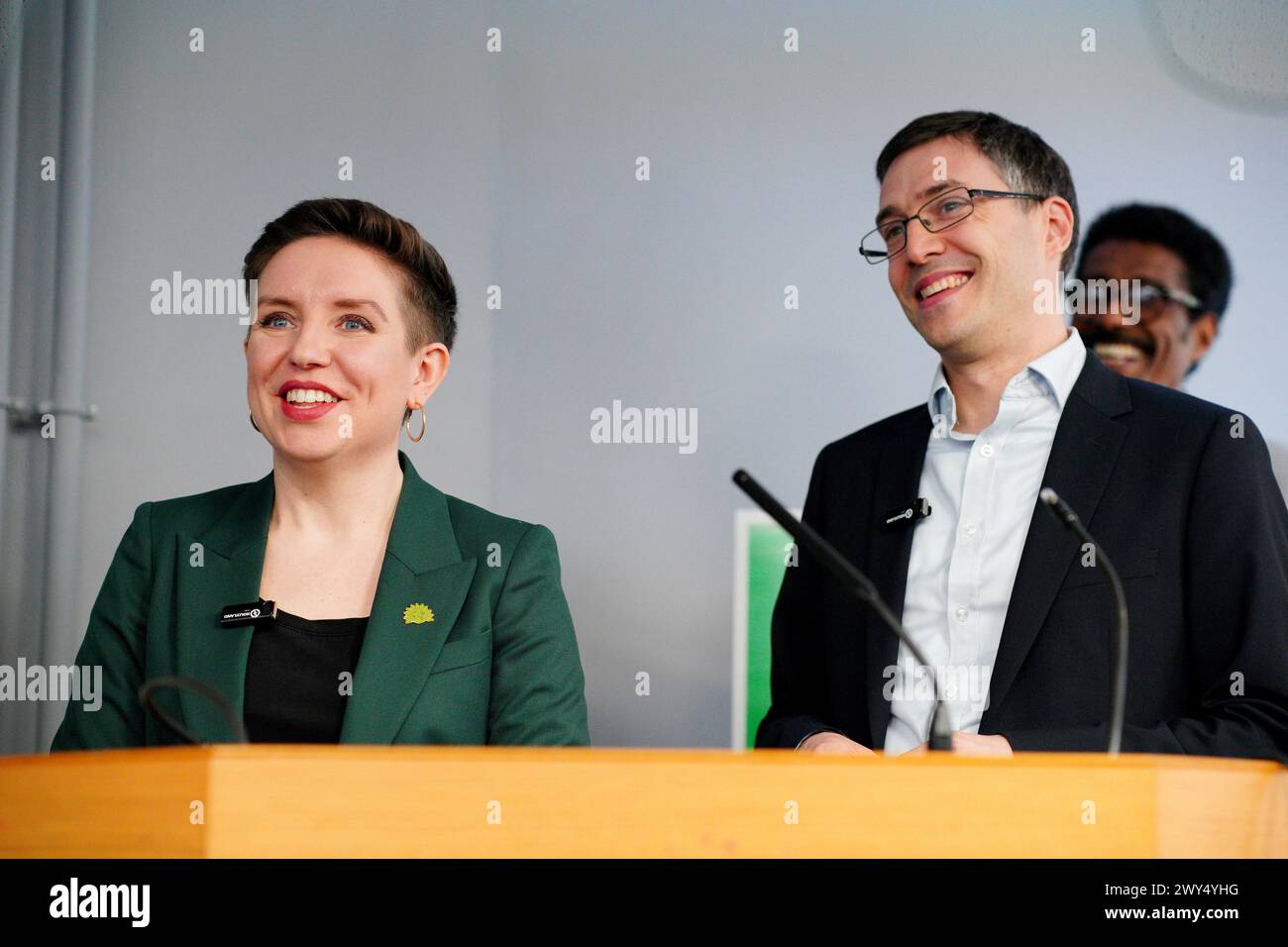 Carla Denyer und Adrian Ramsay sprechen bei ihrem Start der lokalen ...