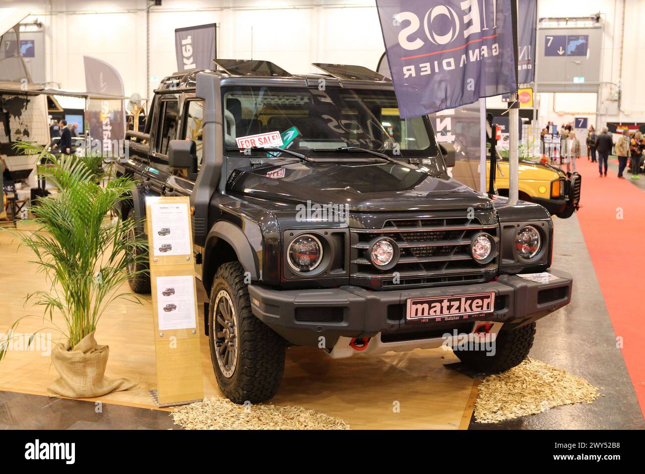 INEOS Grenadier Quartermaster Pick-up, 34. Techno Classica Essen 03. - 07.04.2024. Messe Essen, Siha, Oldtimer / klassische Autos / Autoausstellung, Oldtimermesse, Essen D. *** Ineos Grenadier Quartermaster Pick Up , 34 Techno Classica Essen 03 07 04 2024 Messe Essen, Siha, Oldtimer Oldtimermesse, Essen D Stockfoto