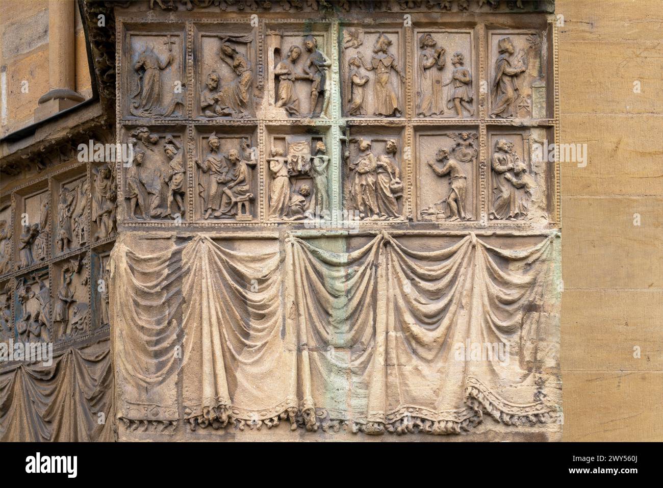 Metz, Kathedrale Saint-Etienne, Reliefs an der Nordseite Stockfoto