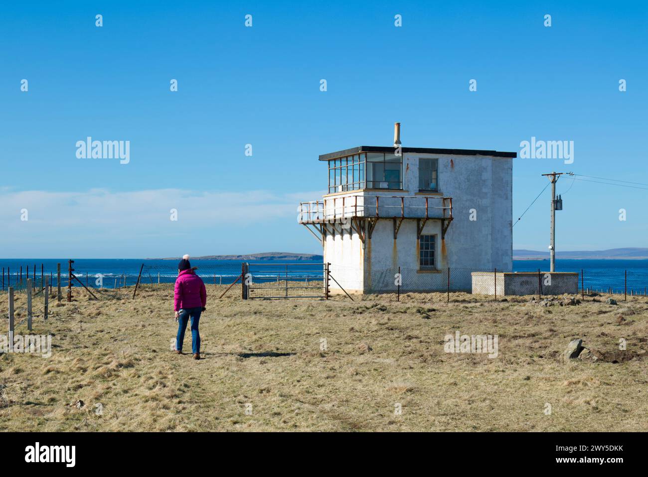 Spaziergang entlang der Küste von South Ronaldsay, Orkney Isles Stockfoto