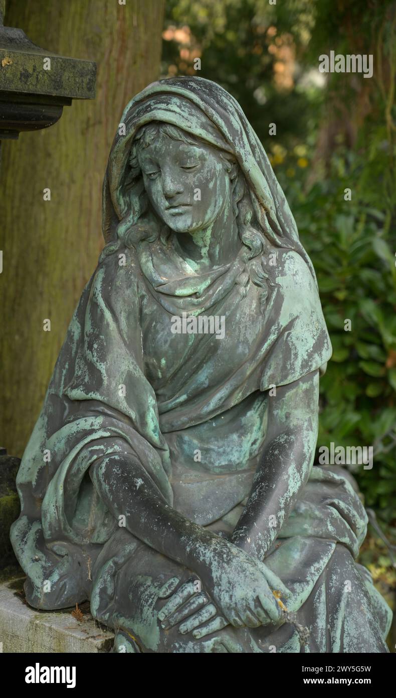 Frauenfigur aus Bronze, Trauerfigur, Symbolfoto für den Tod, Nordfriedhof, Wiesbaden, Hessen, Deutschland Stockfoto