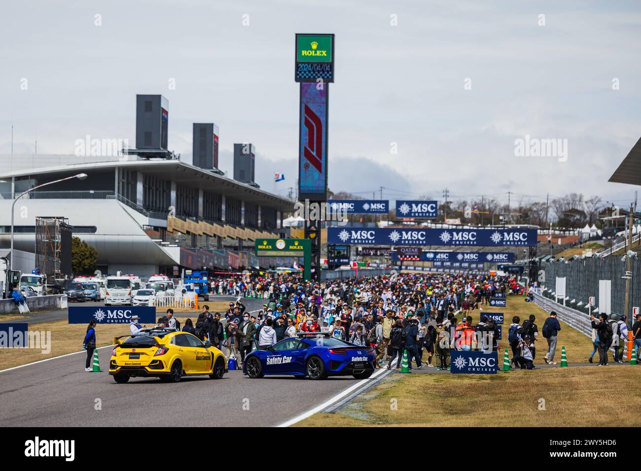 Suzuka Circuit, Mie, Japan. April 2024; öffentliche Eröffnung von Pitman und Main Straight während des Formel 1 Grand Prix von Japan Stockfoto