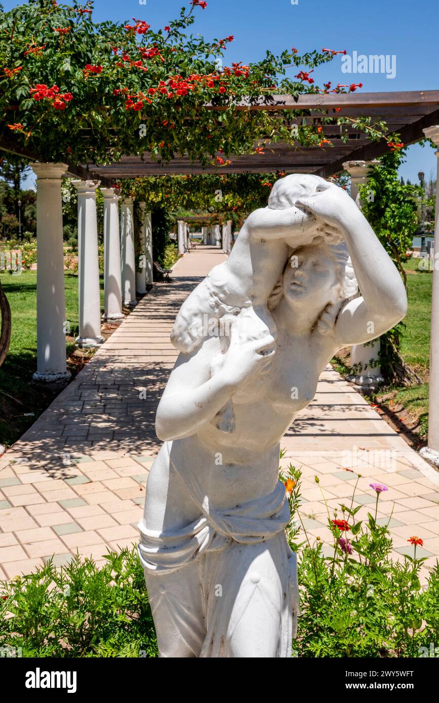 Der Rosengarten Im Parque General San Martin, Mendoza, Provinz Mendoza, Argentinien. Stockfoto