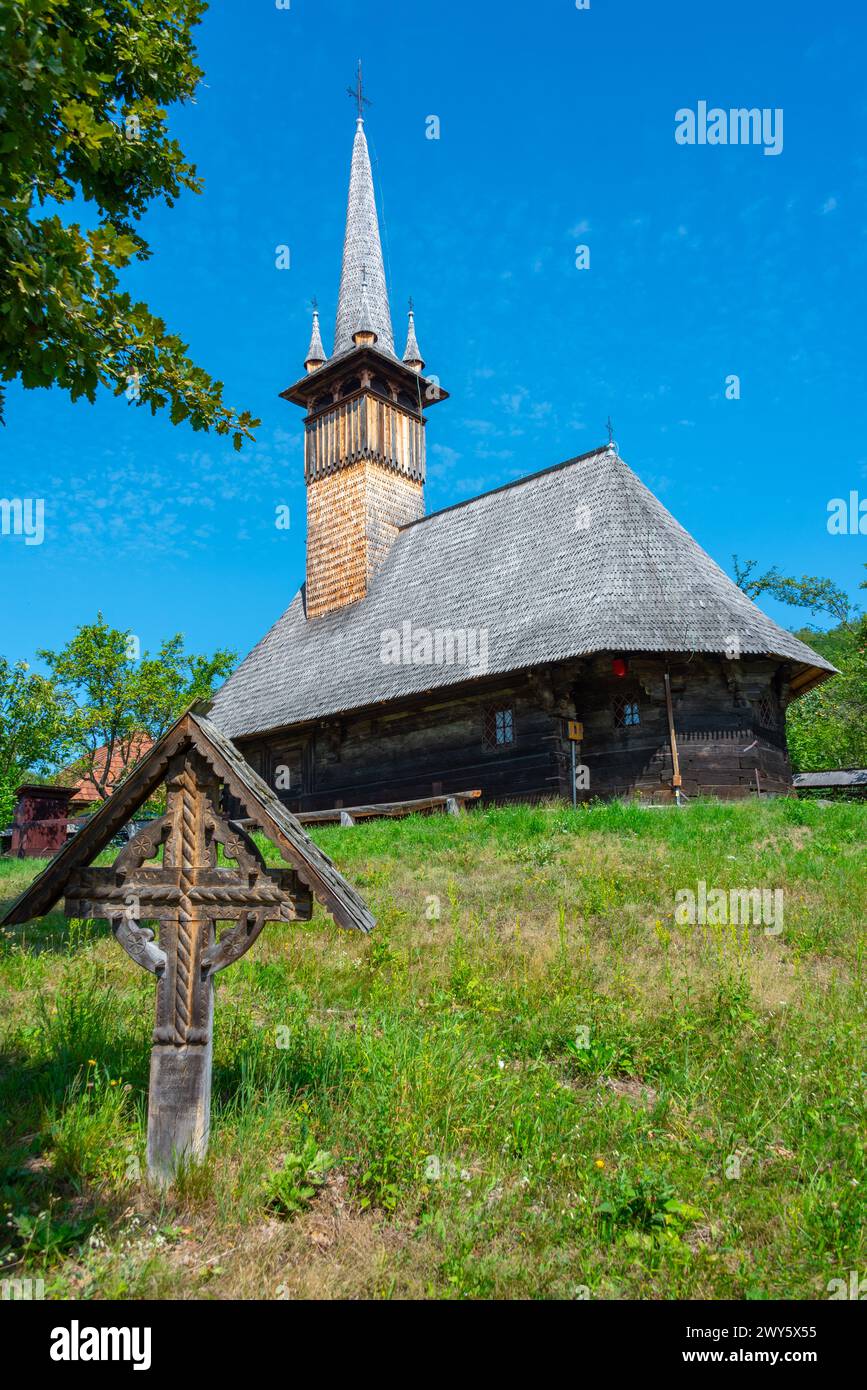 Holzkirche im Dorfmuseum Baia Mare in Rumänien Stockfoto