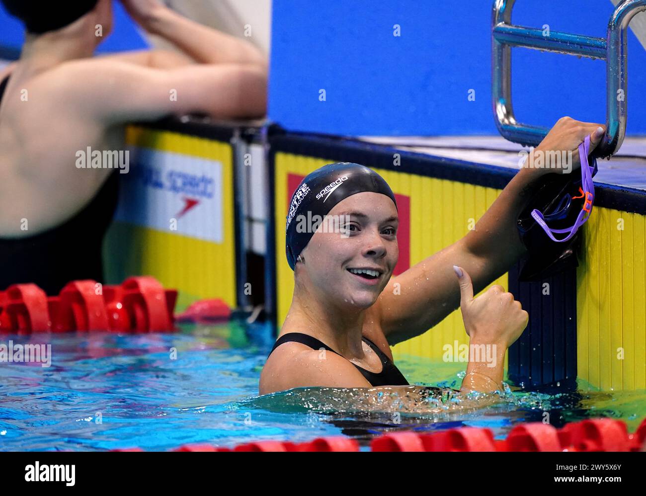 Anna Hopkin nach den 50 m Freestyle Heats der Frauen am dritten Tag der British Swimming Championships 2024 im London Aquatics Centre, London. Bilddatum: Donnerstag, 4. April 2024. Stockfoto