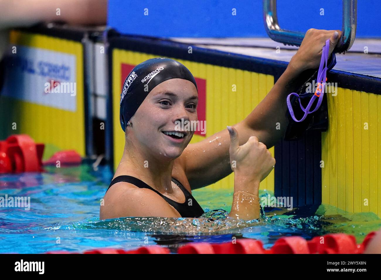 Anna Hopkin nach den 50 m Freestyle Heats der Frauen am dritten Tag der