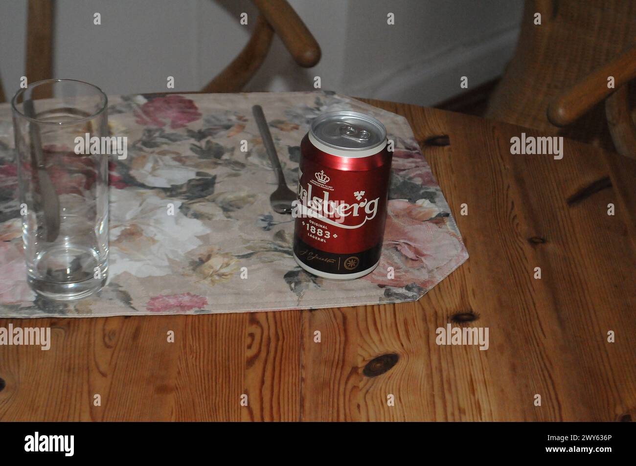 Kopenhagen, Dänemark /04 April 2024/.dänisches carlsberg-Bier in der dänischen Hauptstadt Kopenhagen. (Photo.Francis Joseph Dean/Dean Pictures) Stockfoto