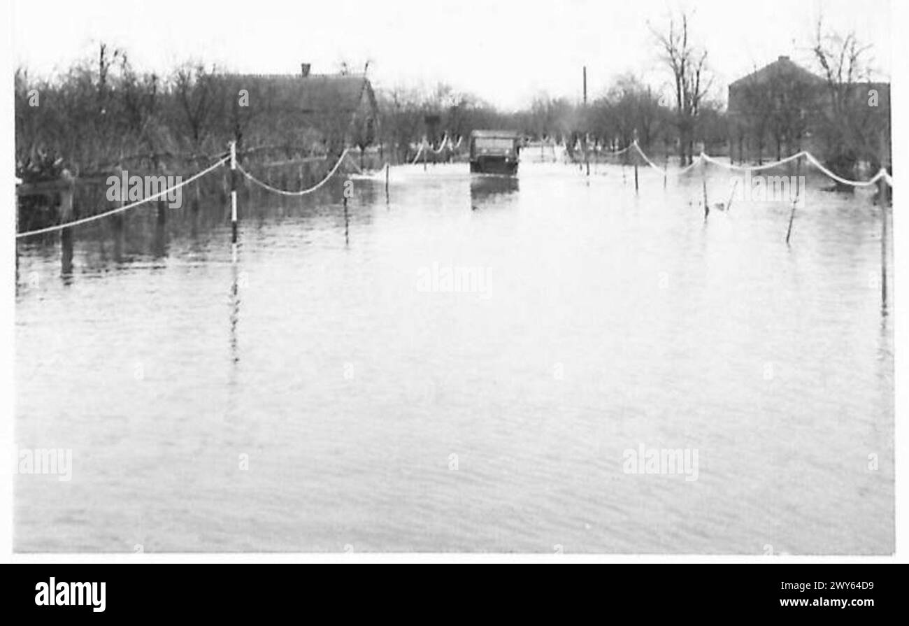 Szenen aus dem Dorf Zetten, gehalten vom Hallamshire Regiment, Teil der British Army, 21st Army Group. Stockfoto