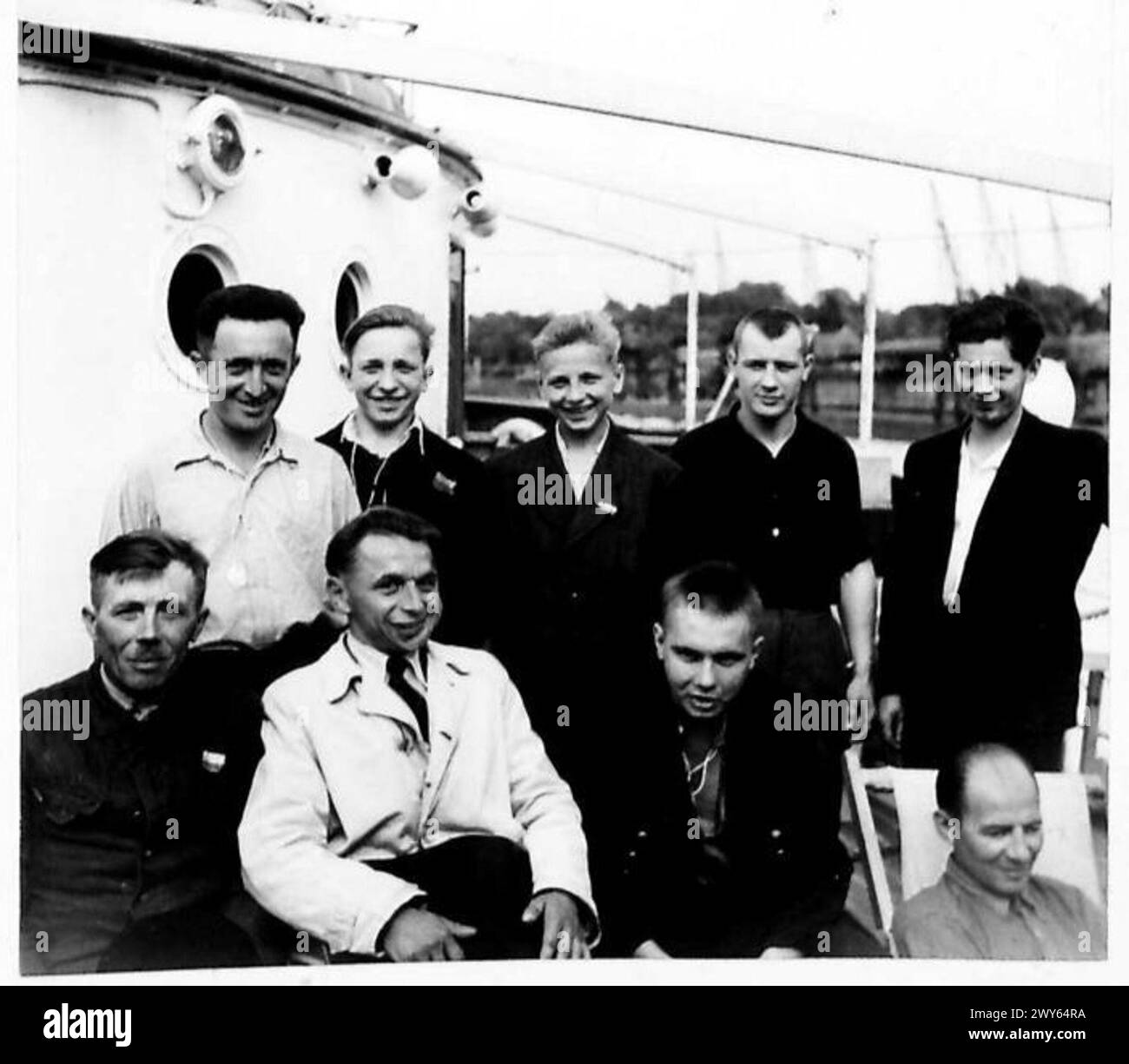 Tschechische Evakuierte reisen an Bord des Schiffes Kronprinzessin Ingrid von Belsen nach Schweden und zeigen Erleichterung und Glück. Stockfoto