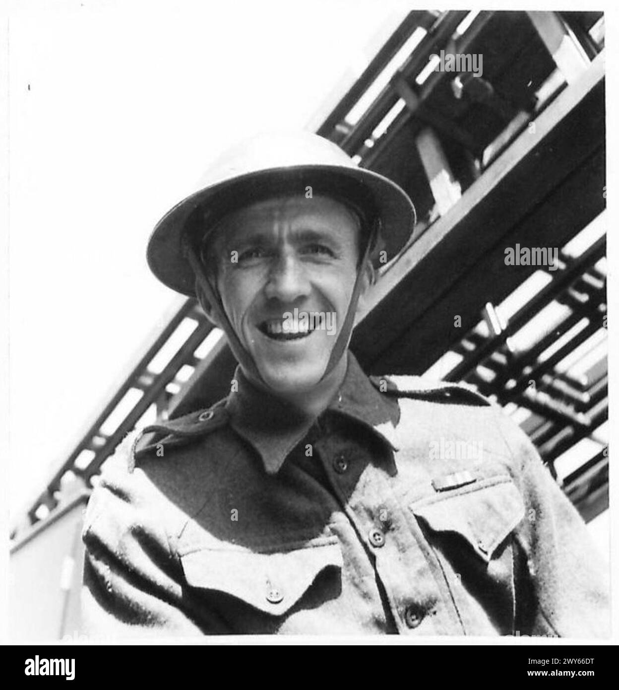 Private T.J. Storey, Teil der 76. Feuerwehr, 113 Fire Fighting Company und 4 Lines of Communication Army Fire Service, ist während der Big Three Conference in Potsdam zu sehen. Stockfoto