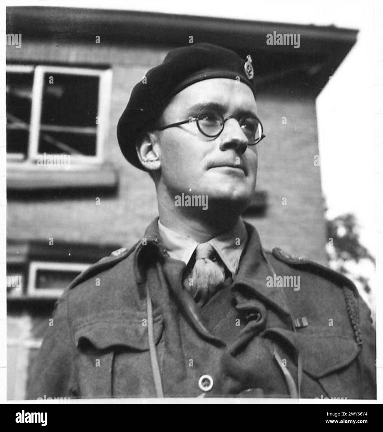 Der Truppenführer Captain McKay befehligt den ersten Recce-Wagen, der die deutsche Grenze überquert und die ersten britischen Soldaten auf deutschem Boden eintrifft. Stockfoto