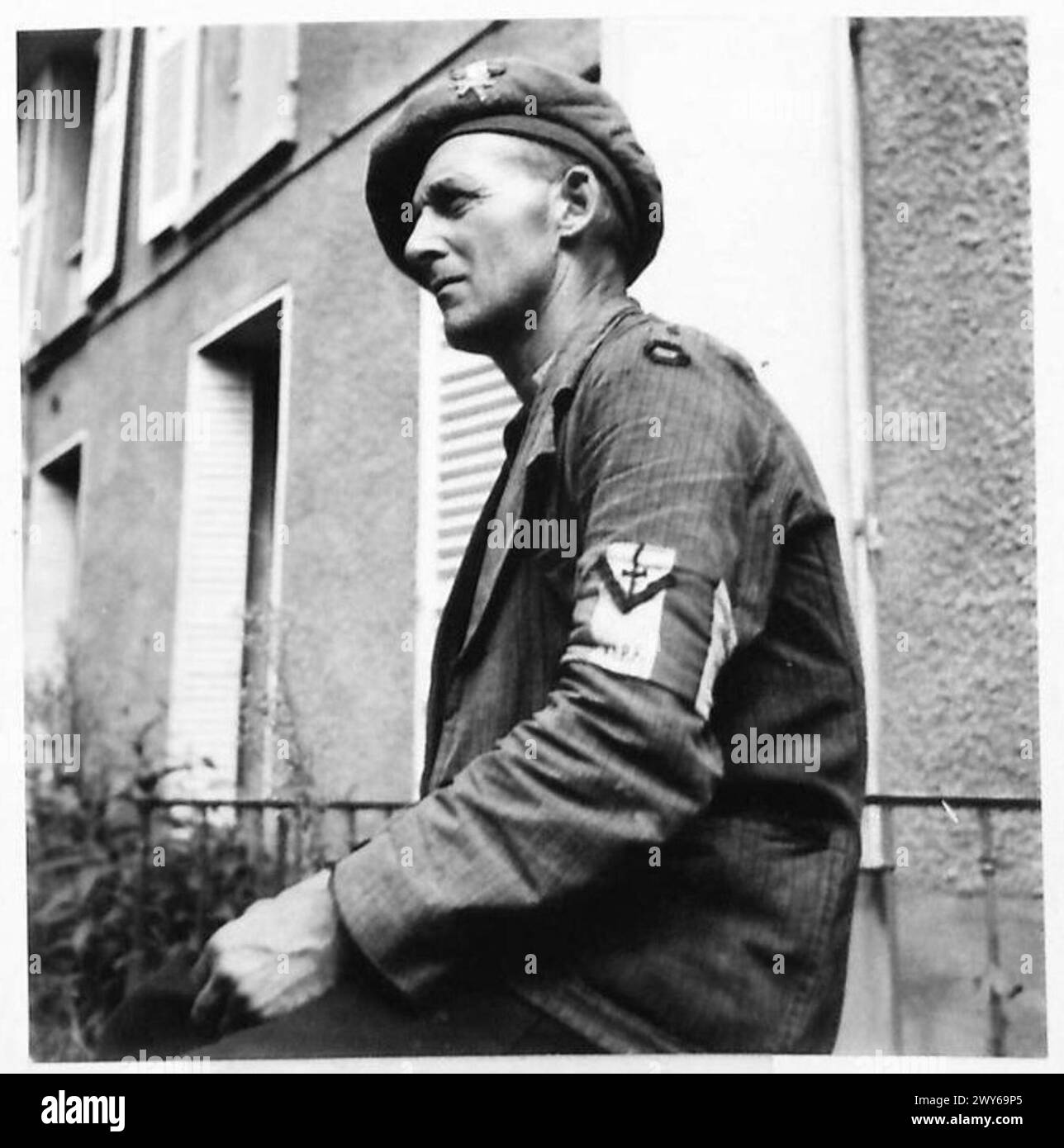 Demdret, 44, Anführer des FFI in Vernon, stellte alliierten Kommandeuren Informationen zur Verfügung, die mehrmals die seine überquerten und ursprünglich aus Calais stammten, dokumentiert von der britischen Armee, 21. Armeegruppe. Stockfoto